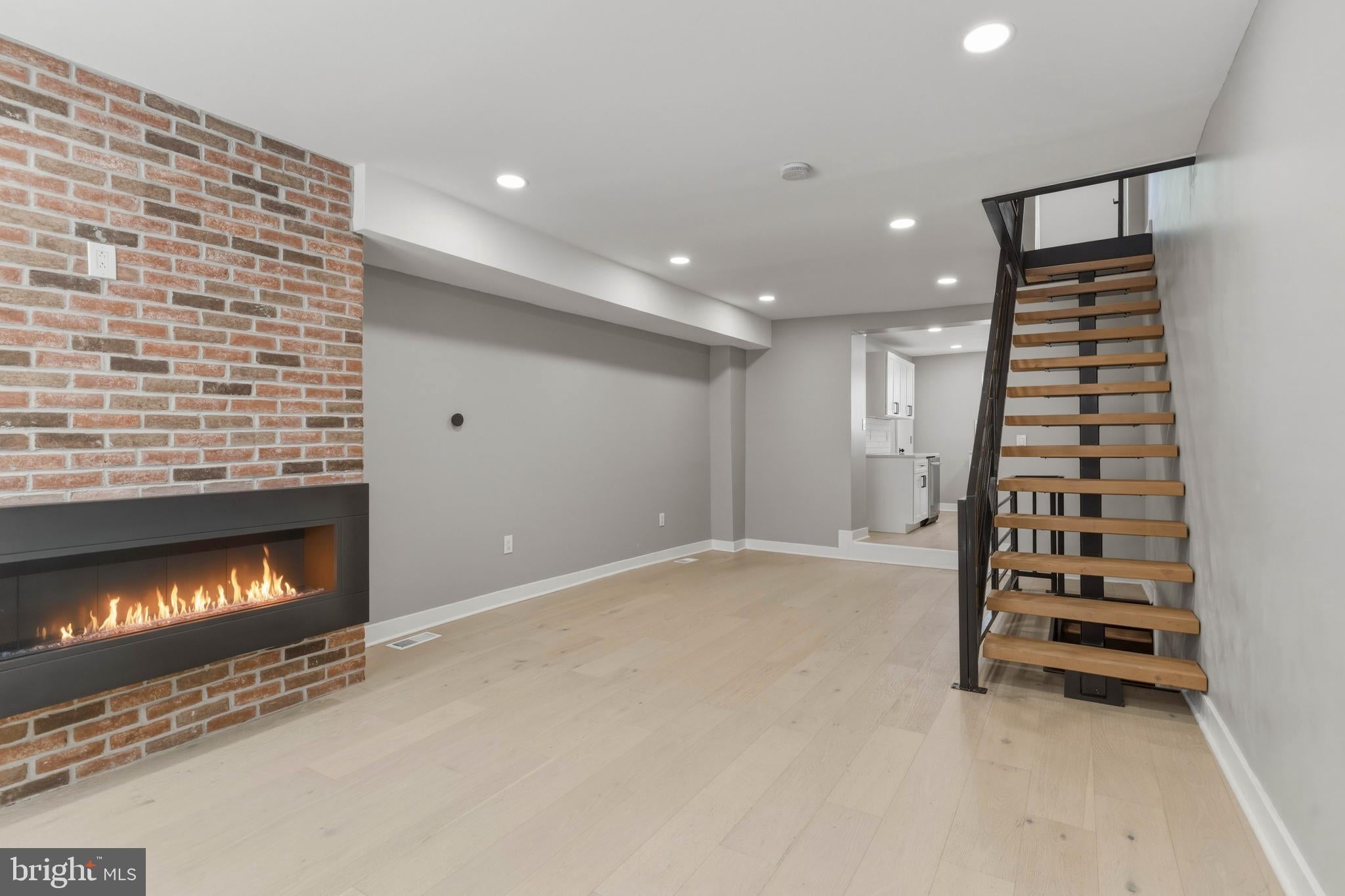 1725 W Thompson St, Philadelphia, PA 19121 photo