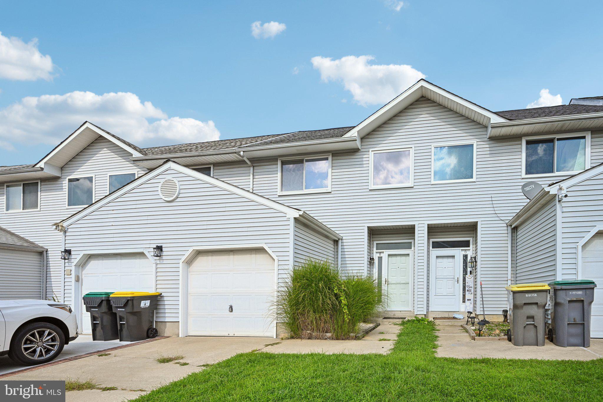 8 Orourke Ct, Newark, DE 19702