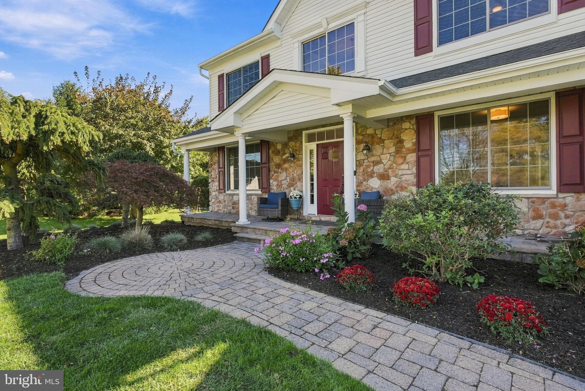 47 Venuti Dr, Aston, PA 19014