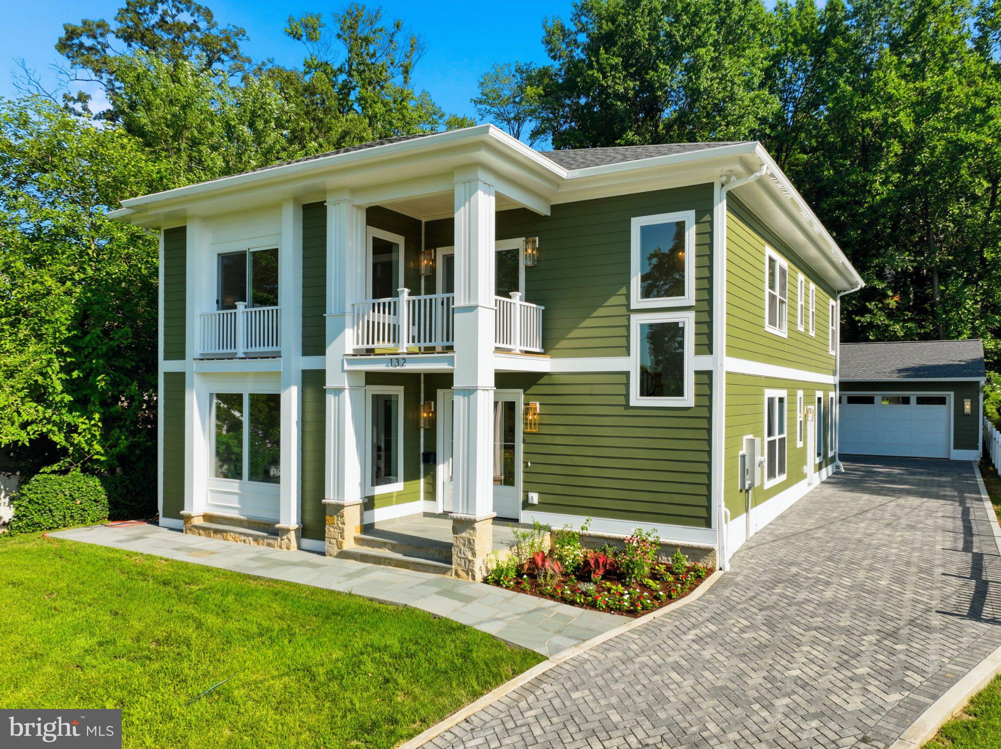 132 Earley St, Alexandria, VA 22304