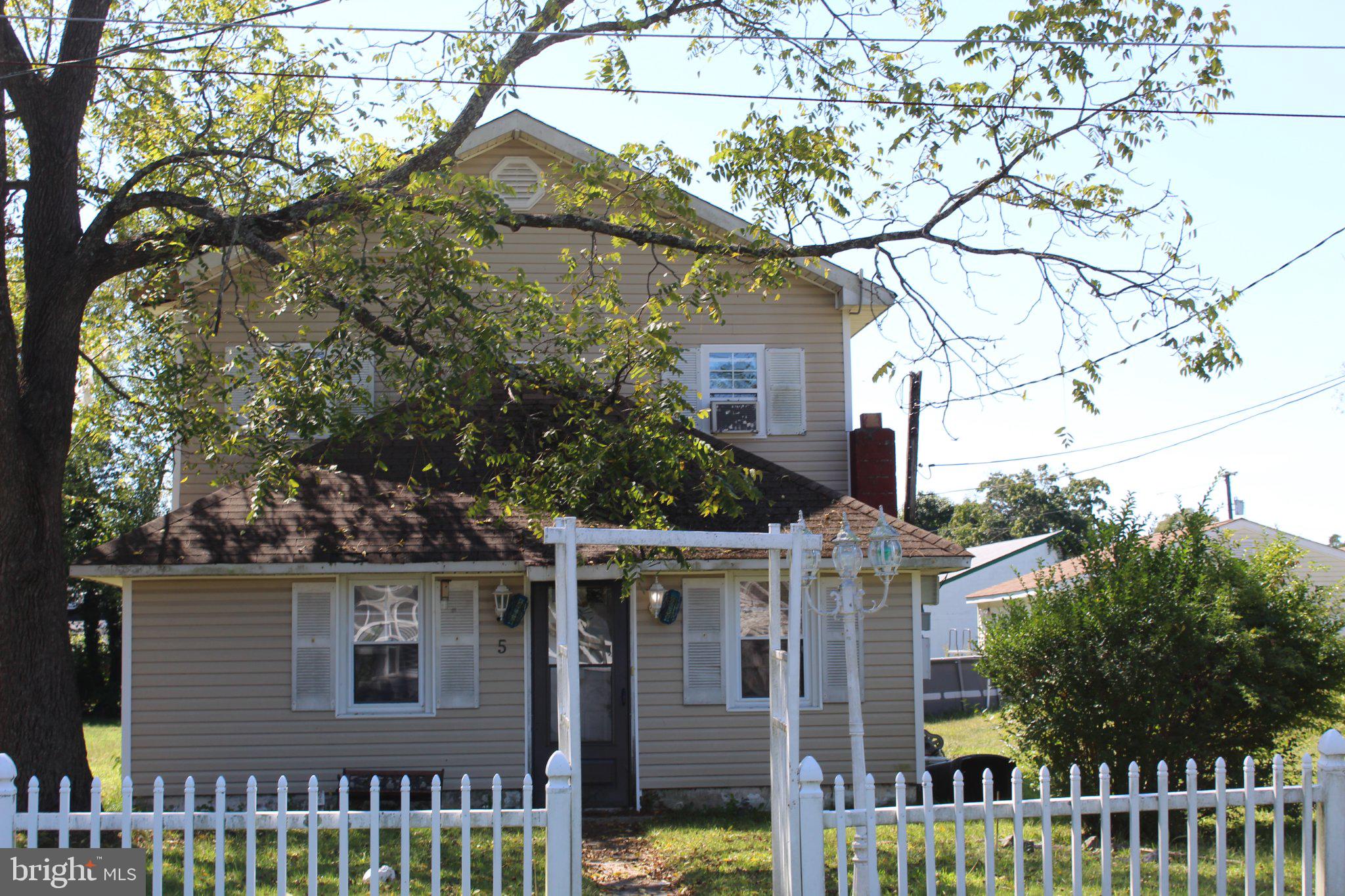 5 Ward Ave, Leesburg, NJ 08327