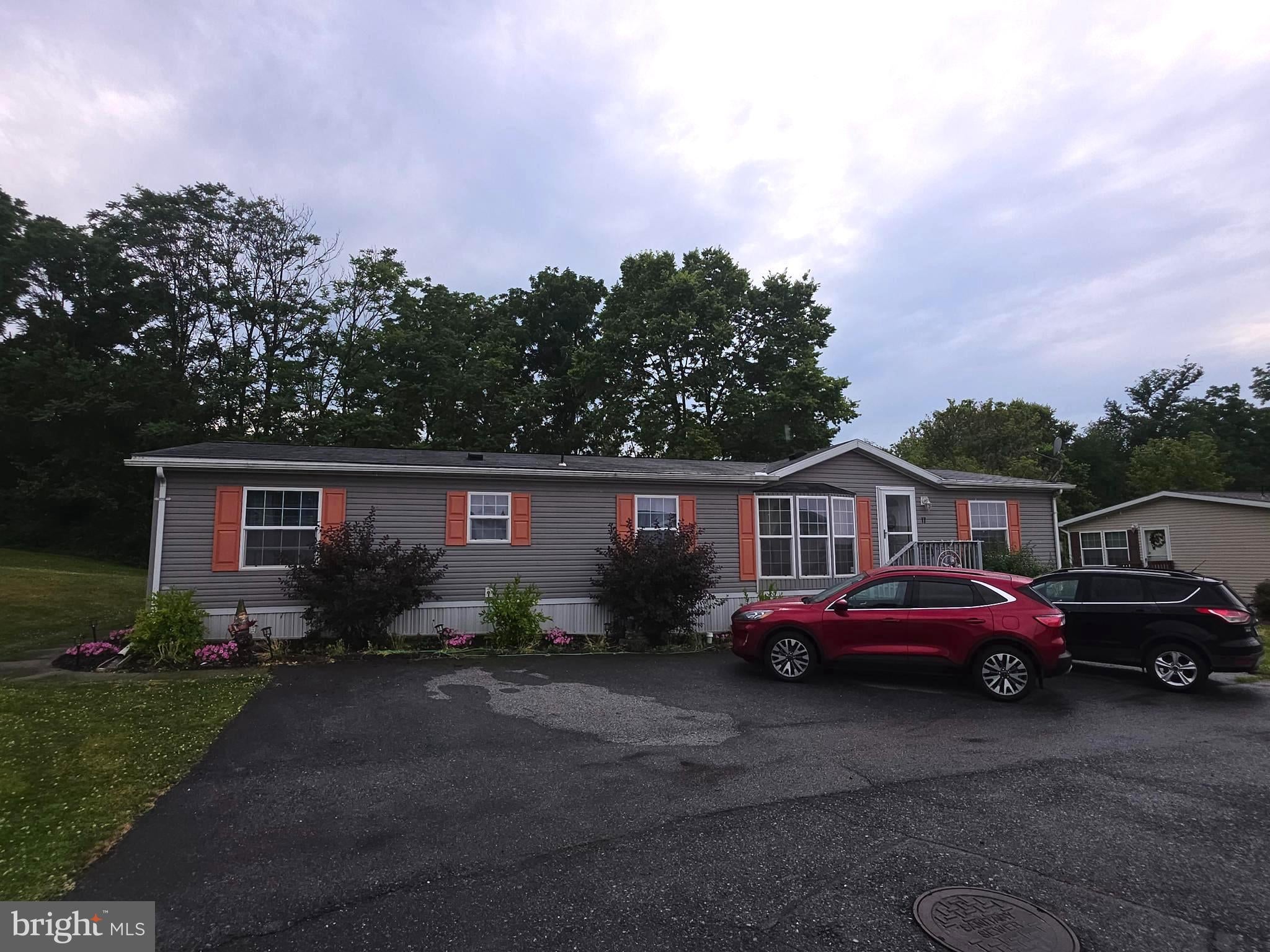 17 Patricia Dr, Lebanon, PA 17042