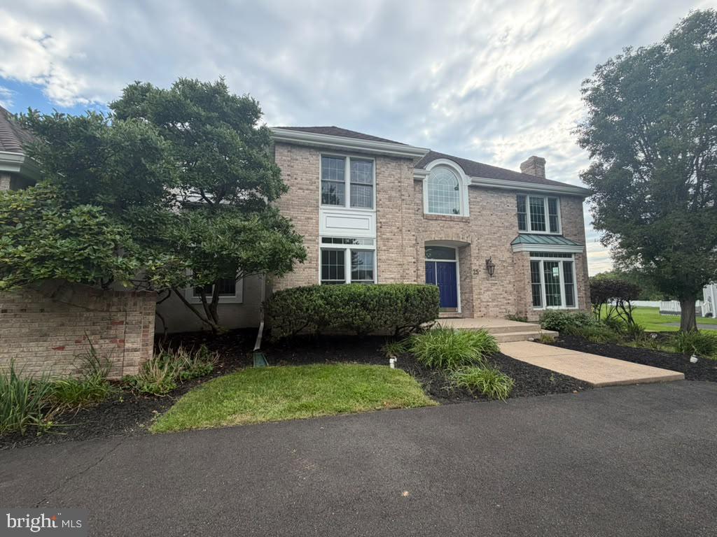 25 Sandtrap Cir, Warminster, PA 18974 photo