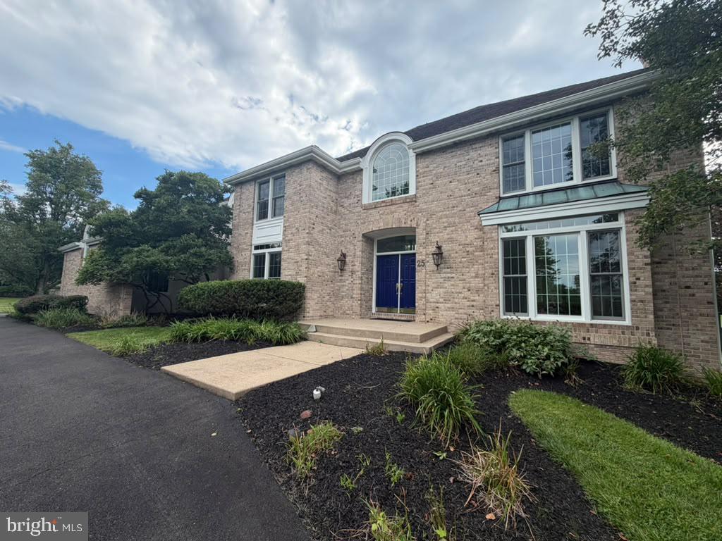 25 Sandtrap Cir, Warminster, PA 18974