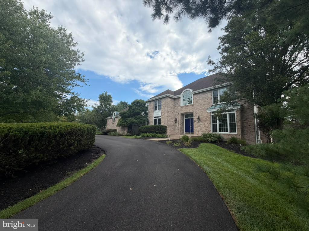 25 Sandtrap Cir, Warminster, PA 18974 photo