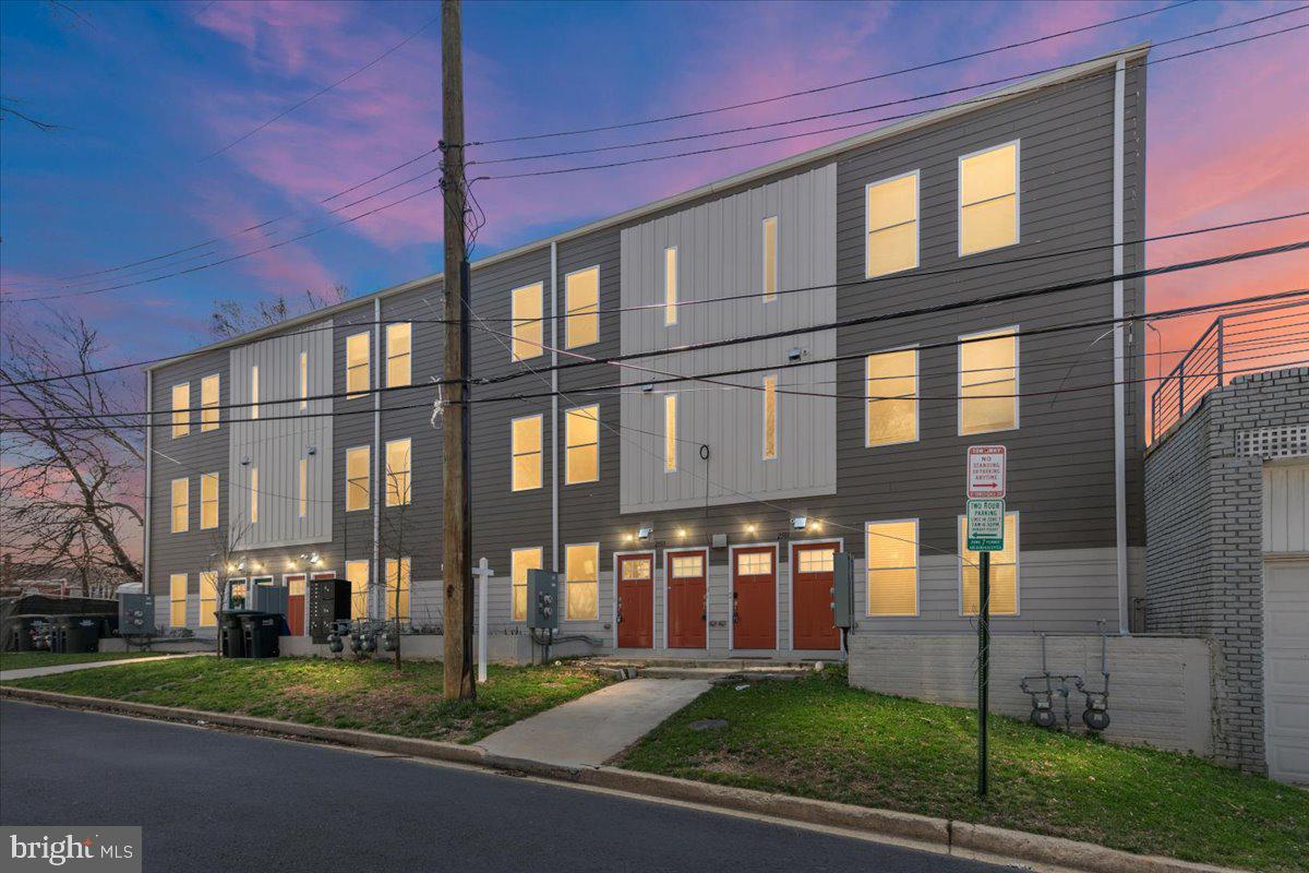2503 Burns St, Washington, DC 20020