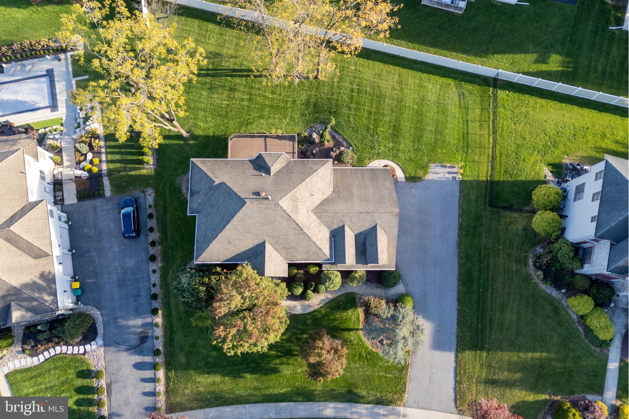 88 Crest Blvd, Easton, PA 18045 photo