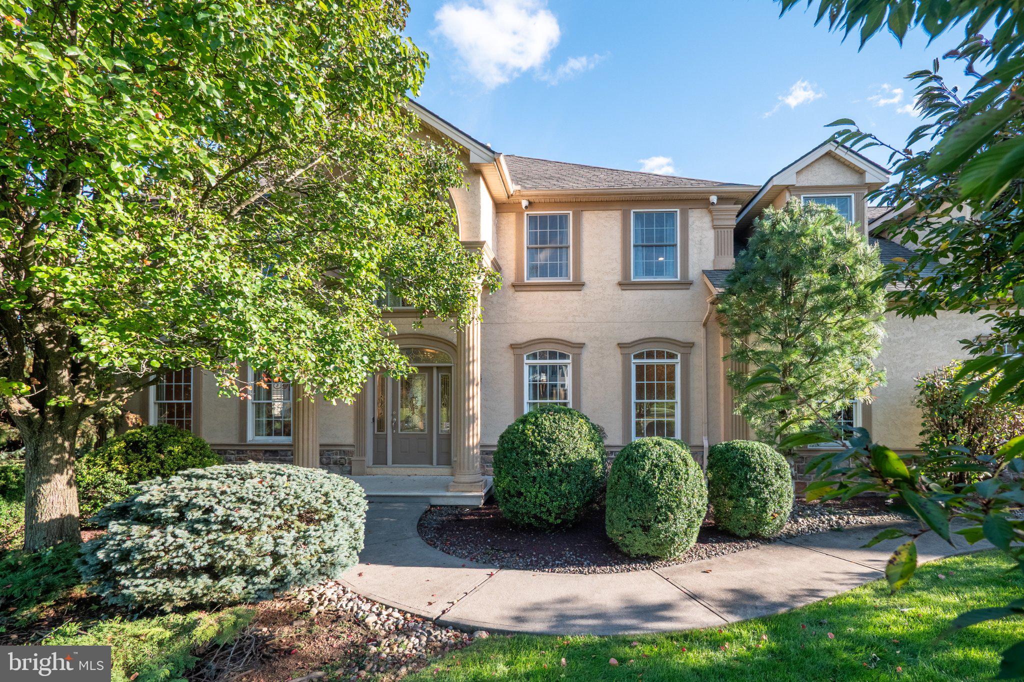 88 Crest Blvd, Easton, PA 18045