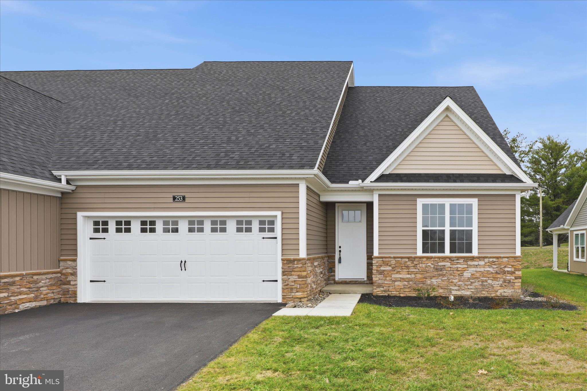 253 Bellaride Ln, Millersville, PA 17551