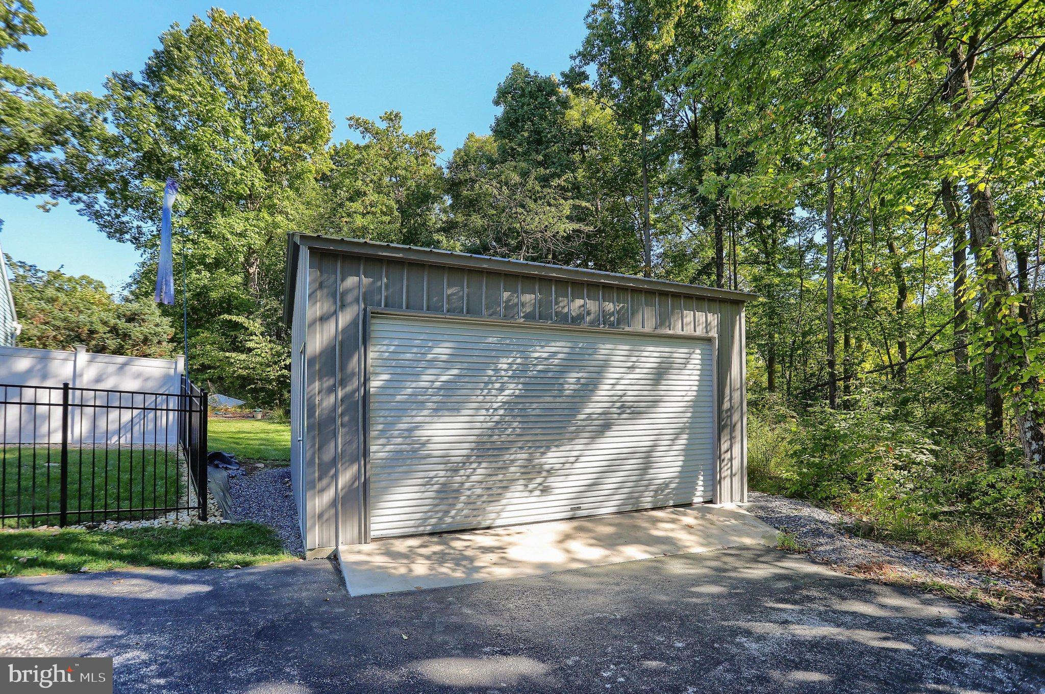 708 Range End Rd, Dillsburg, PA 17019 photo