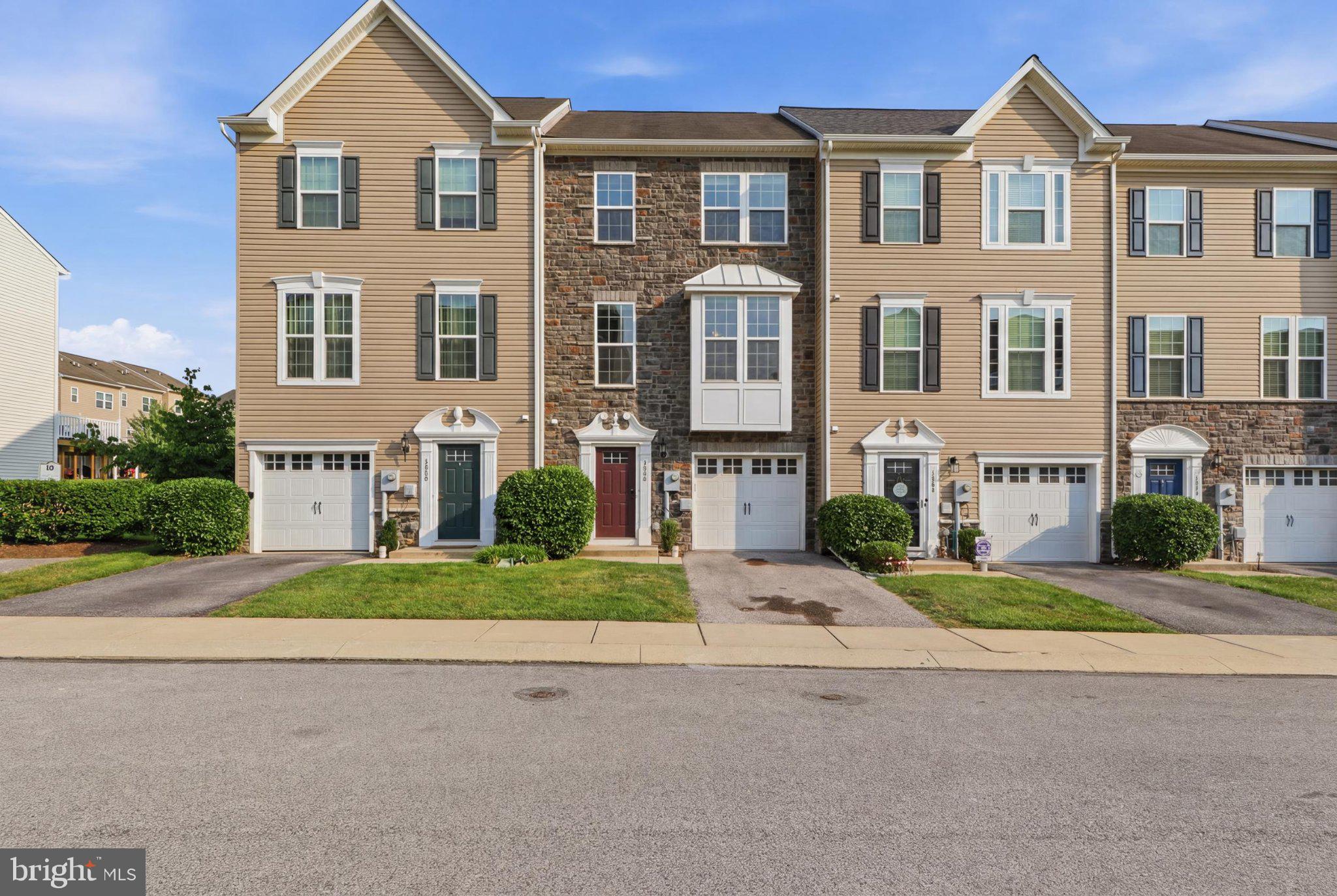 1264 Rannoch Ln #128, York, PA 17403 photo