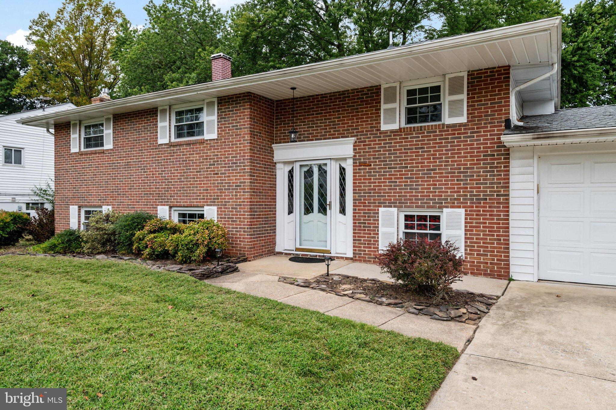 242 Cross Creek Dr, Glen Burnie, MD 21061 photo