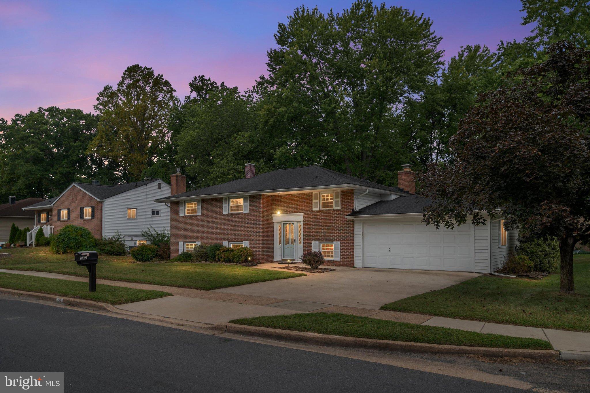 242 Cross Creek Dr, Glen Burnie, MD 21061