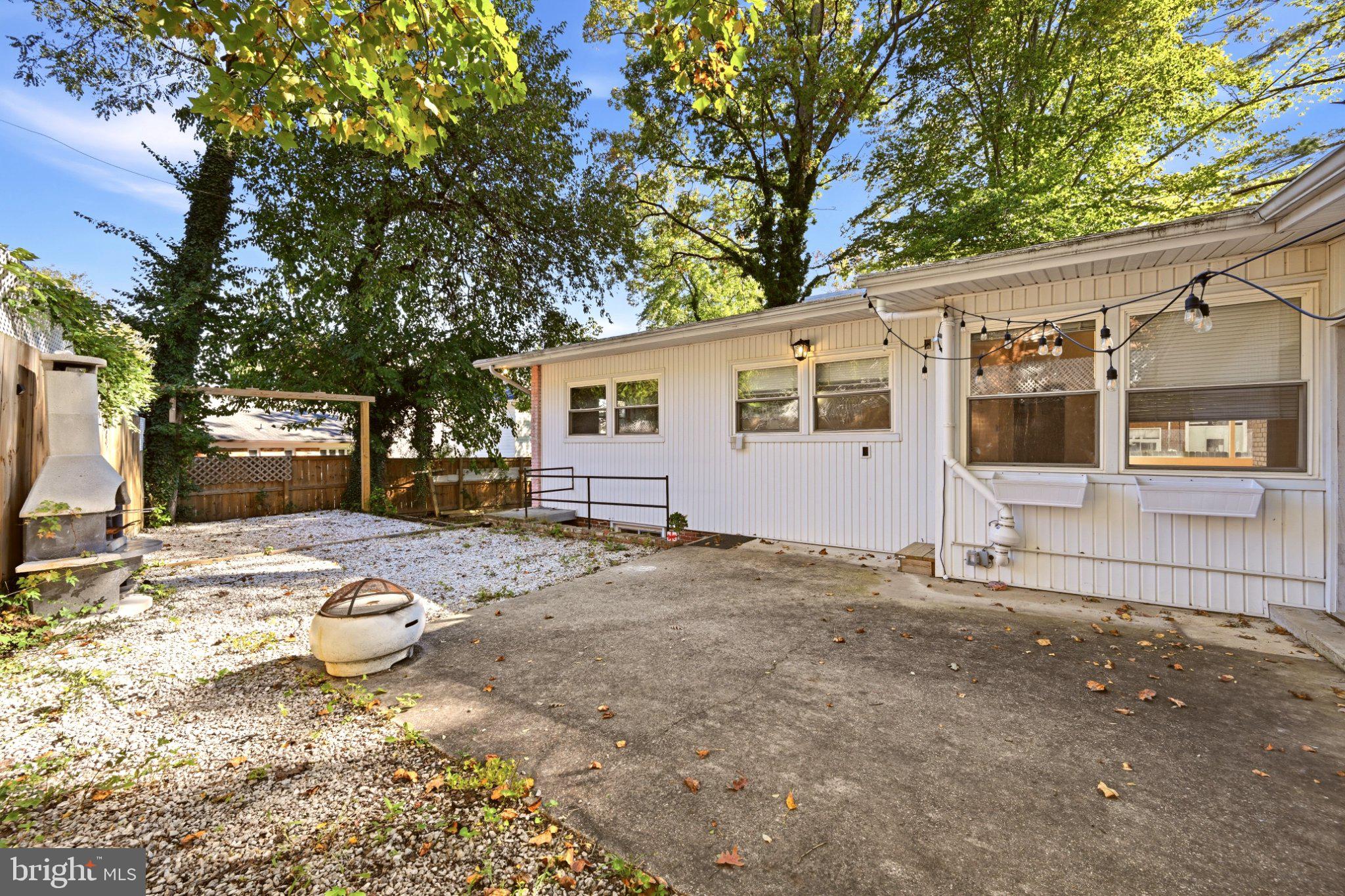 5911 Massachusetts Ave, Bethesda, MD 20816 photo