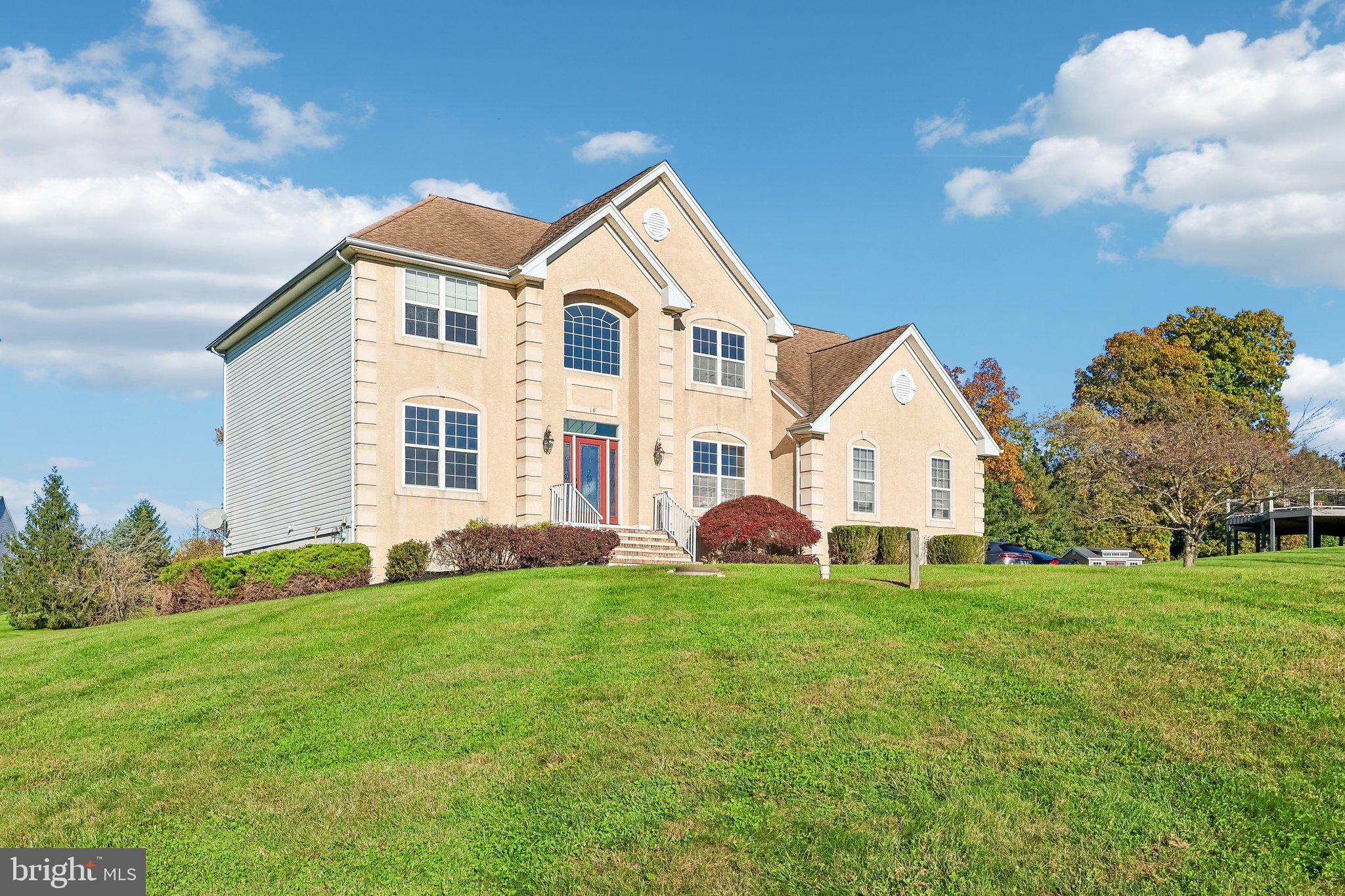 10 Big Top Dr, Lambertville, NJ 08530