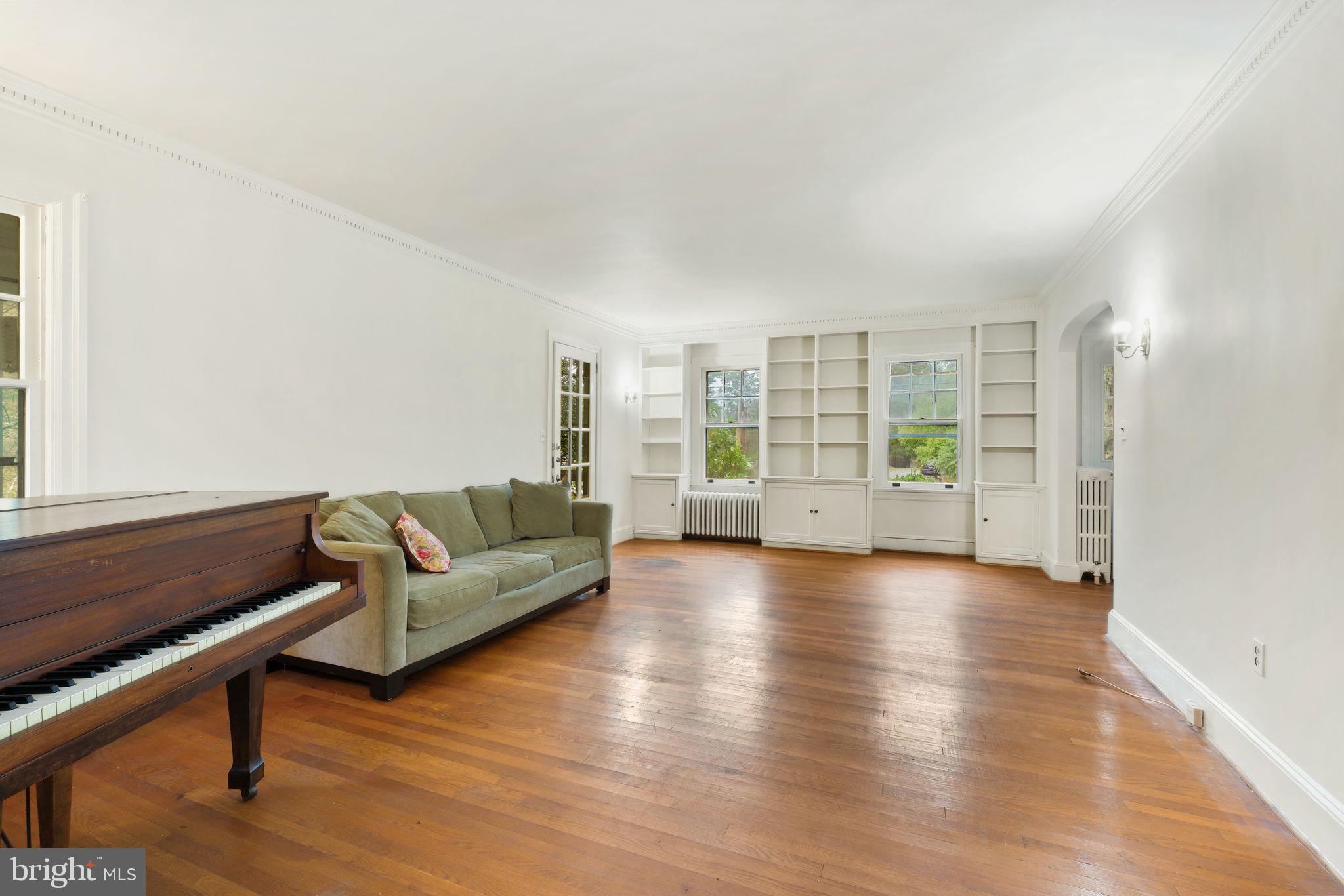 106 Russell Ave, Gaithersburg, MD 20877 photo