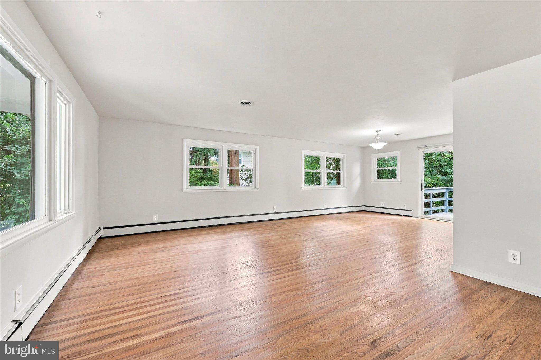 6 Glenwood Cir, Aldan, PA 19018 photo
