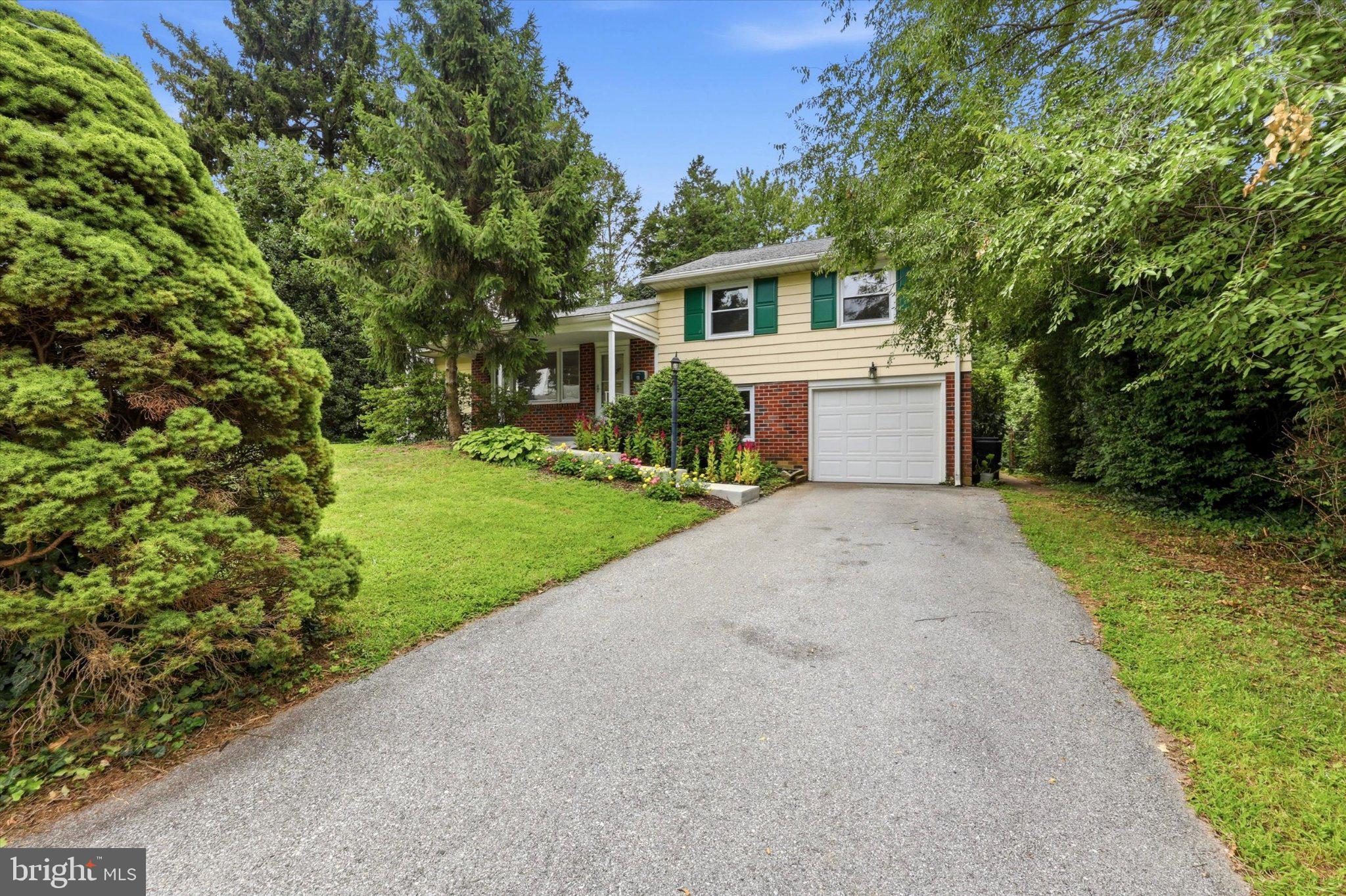 6 Glenwood Cir, Aldan, PA 19018 photo