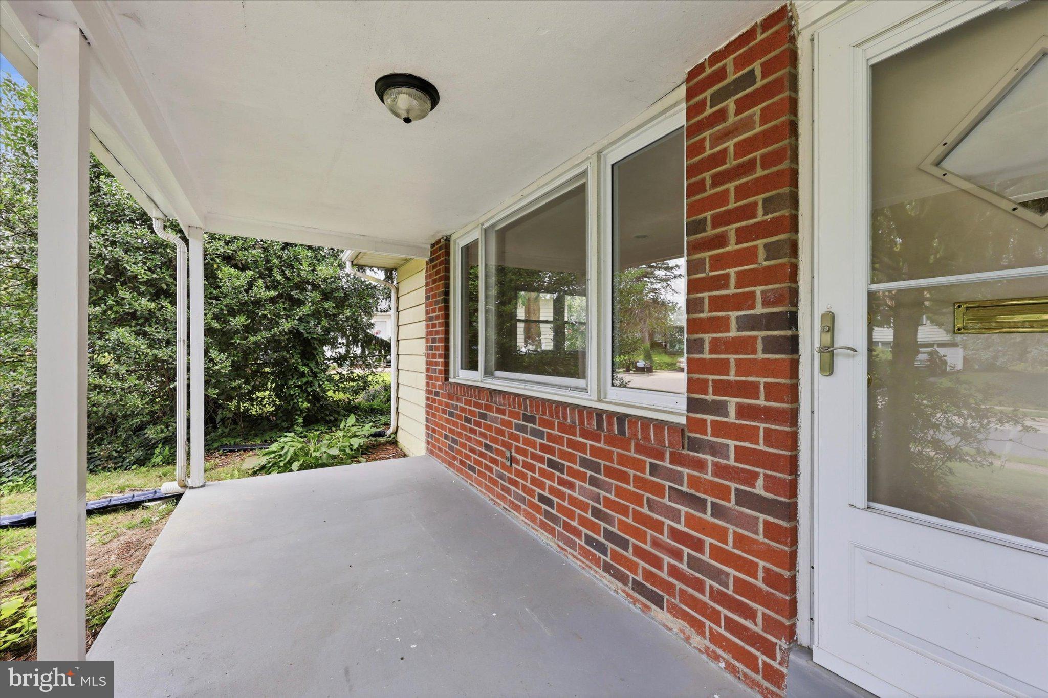 6 Glenwood Cir, Aldan, PA 19018 photo