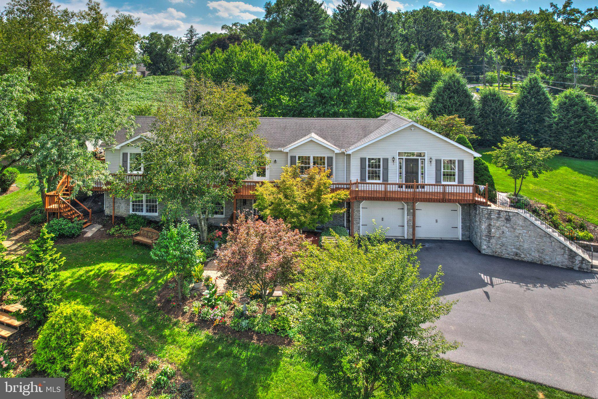 3701 Elizabethtown Rd, Manheim, PA 17545