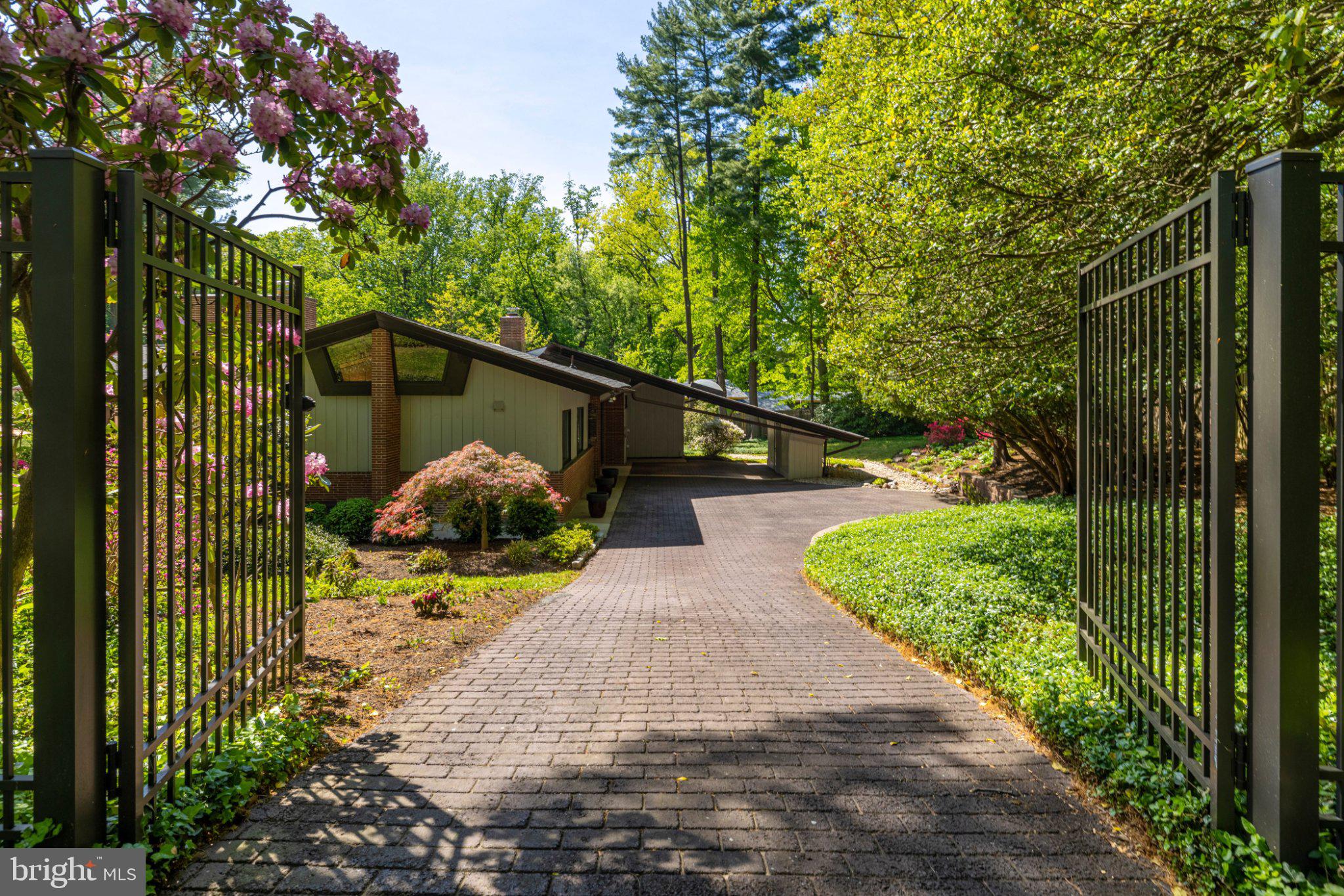 1034 Dixon Ln, Jenkintown, PA 19046