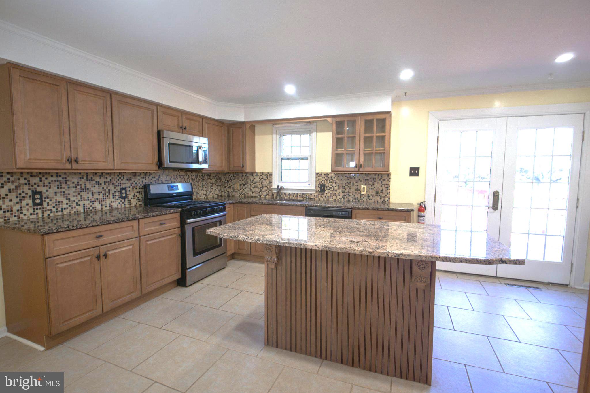 4 Laburnum Close, Cookstown, NJ 08511 photo