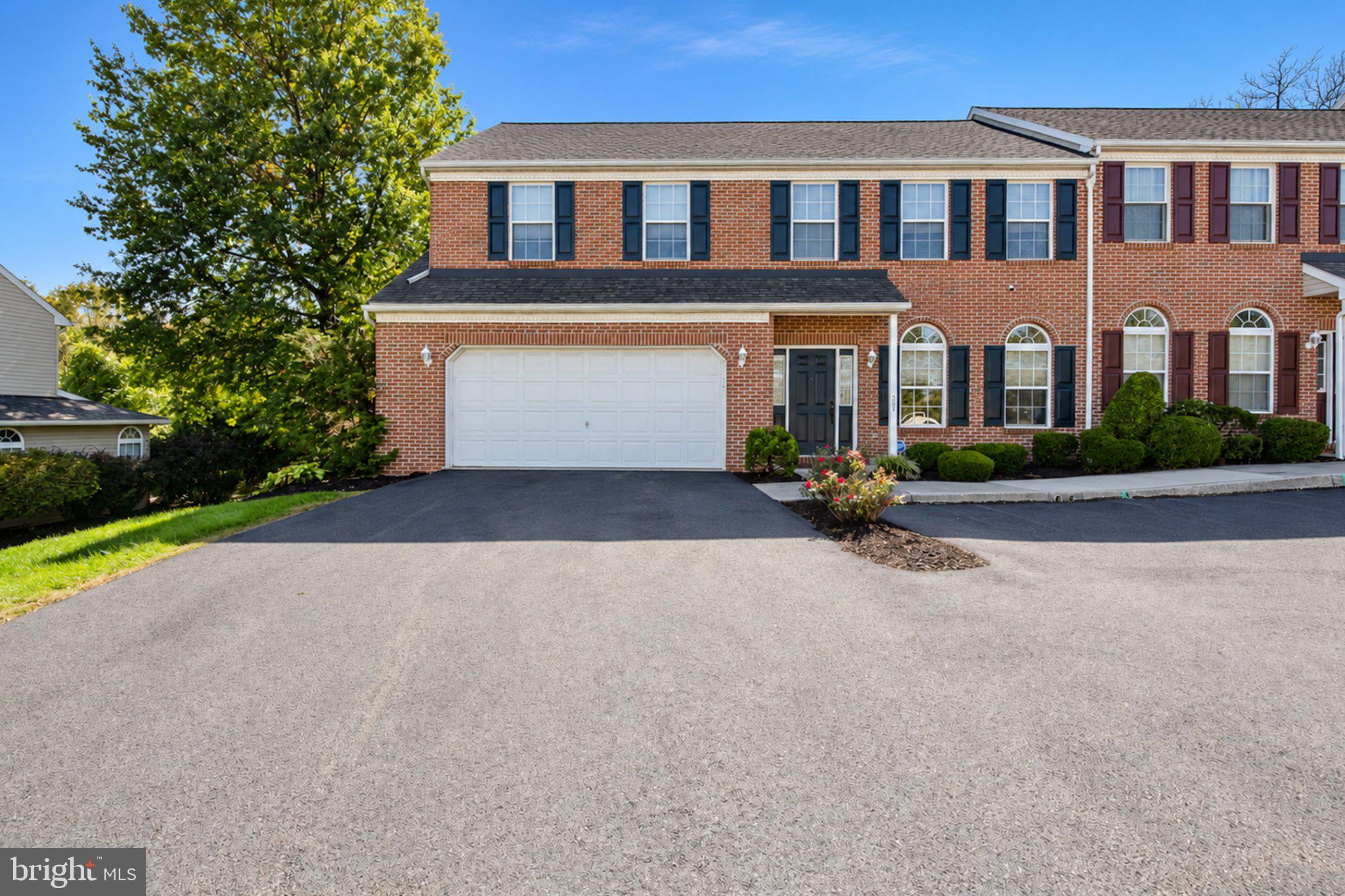 203 Barrington Dr, Reading, PA 19607 photo