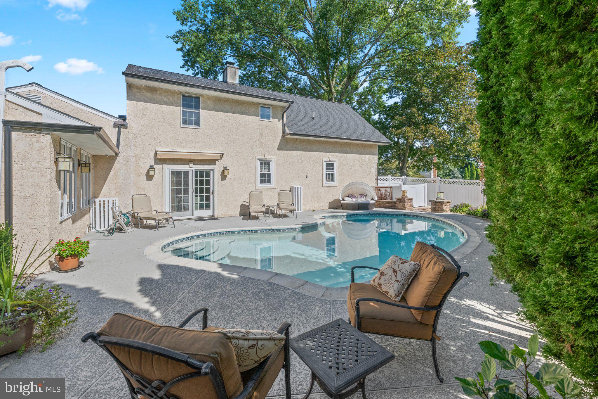 1228 Burnett Rd, Huntingdon Valley, PA 19006 photo