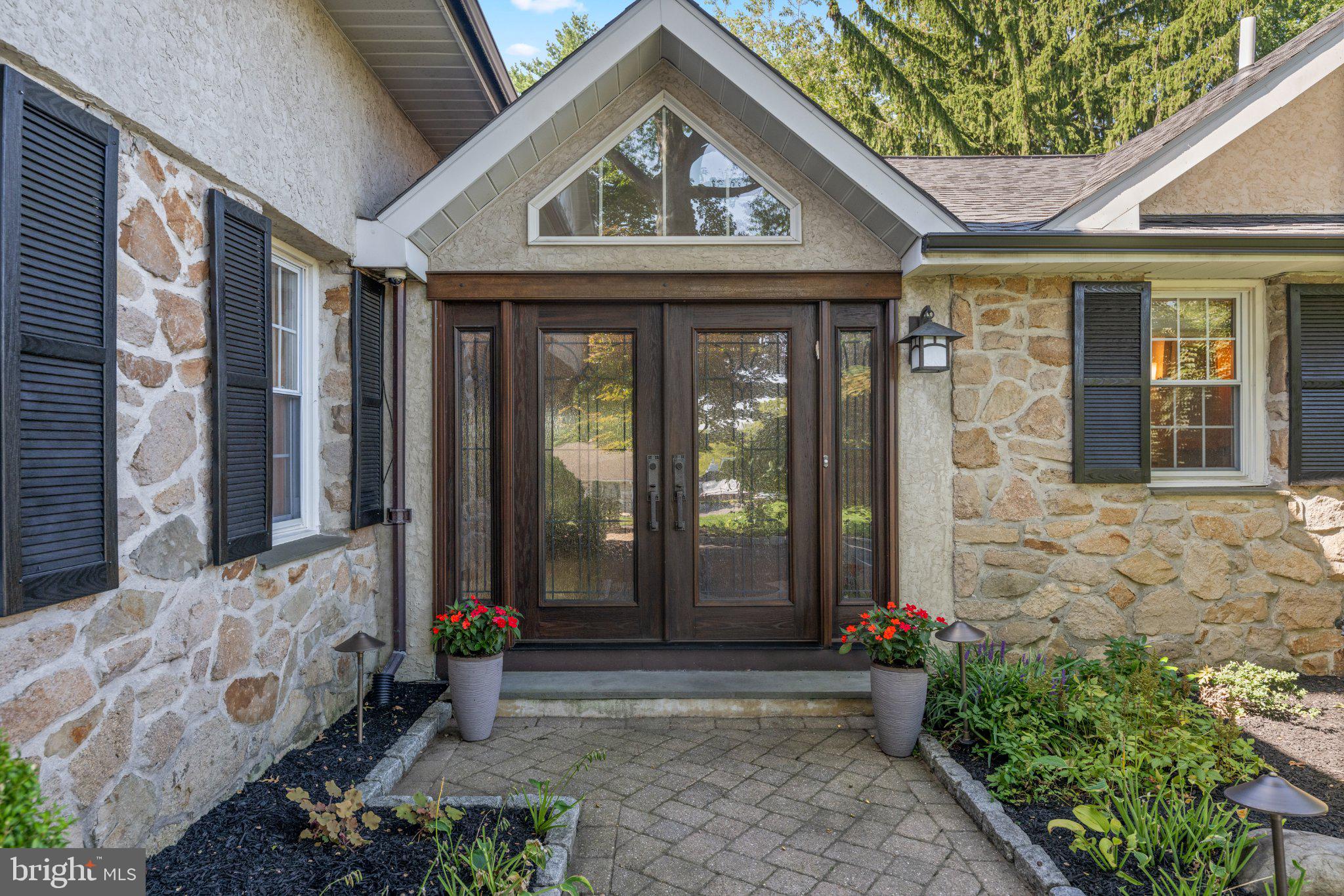 1228 Burnett Rd, Huntingdon Valley, PA 19006 photo