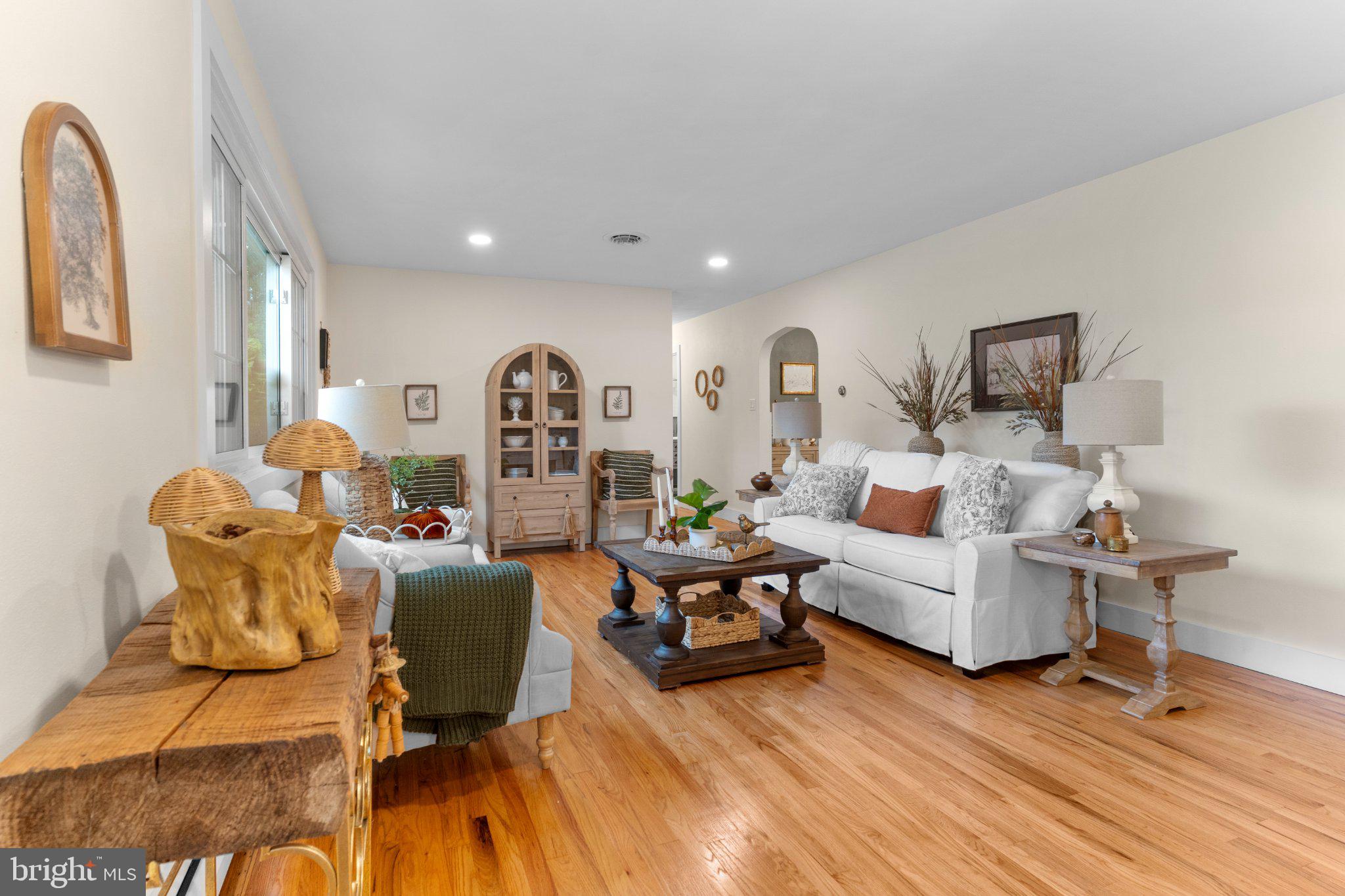 180 W Caren Dr, Grantville, PA 17028 photo