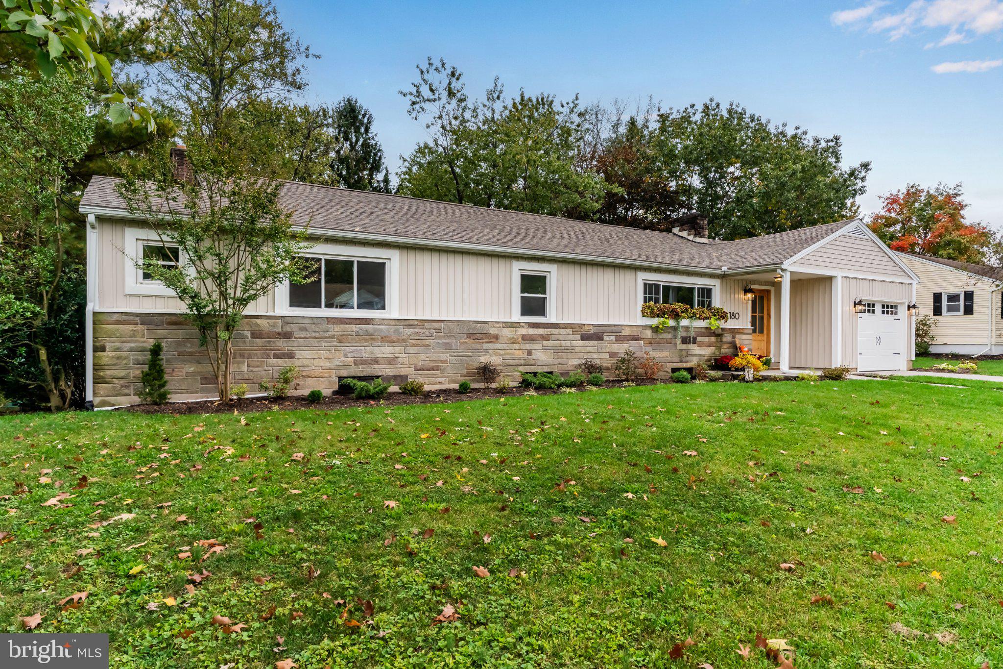 180 Caren Dr, Grantville, PA 17028