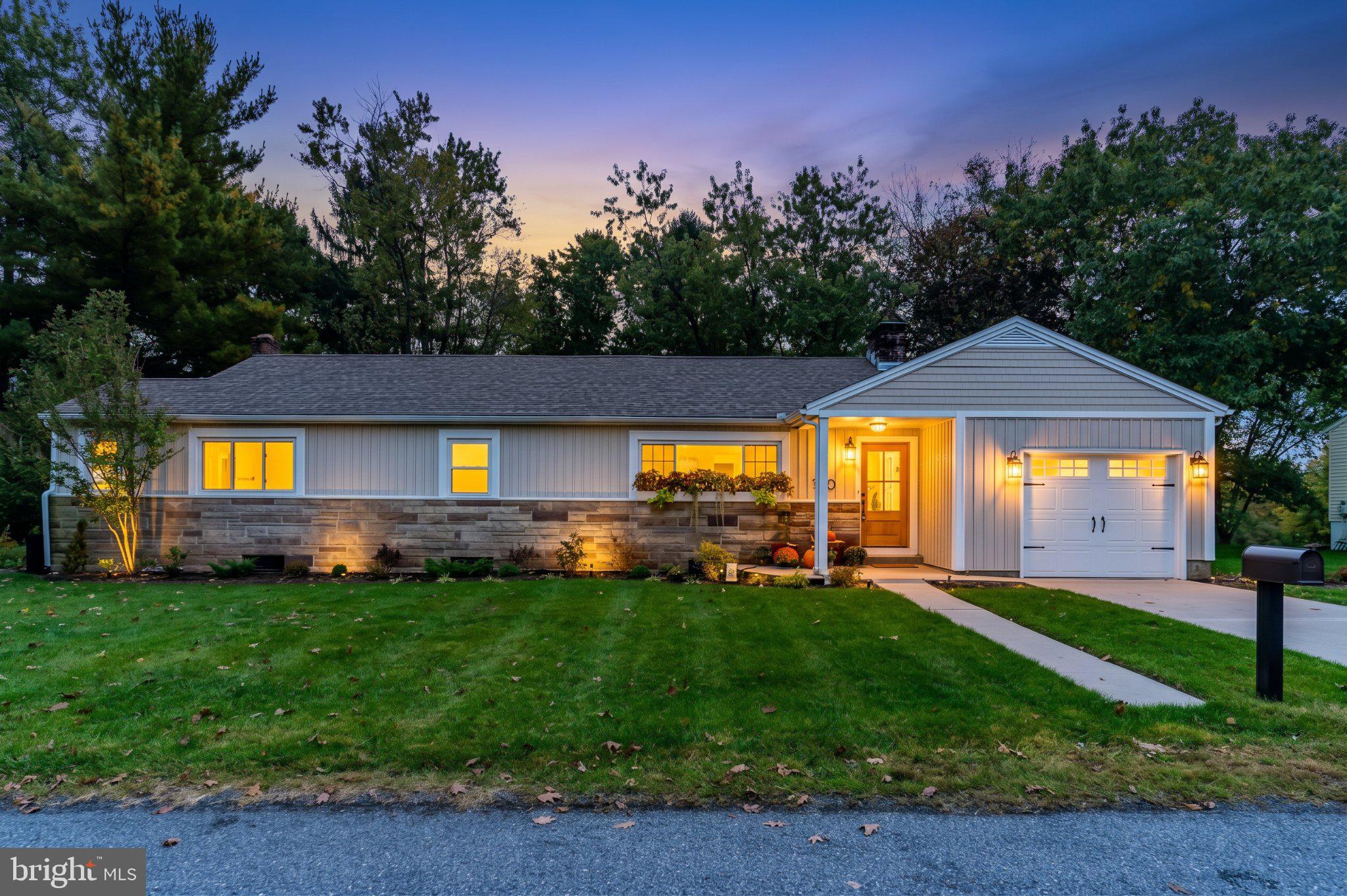 180 W Caren Dr, Grantville, PA 17028 photo