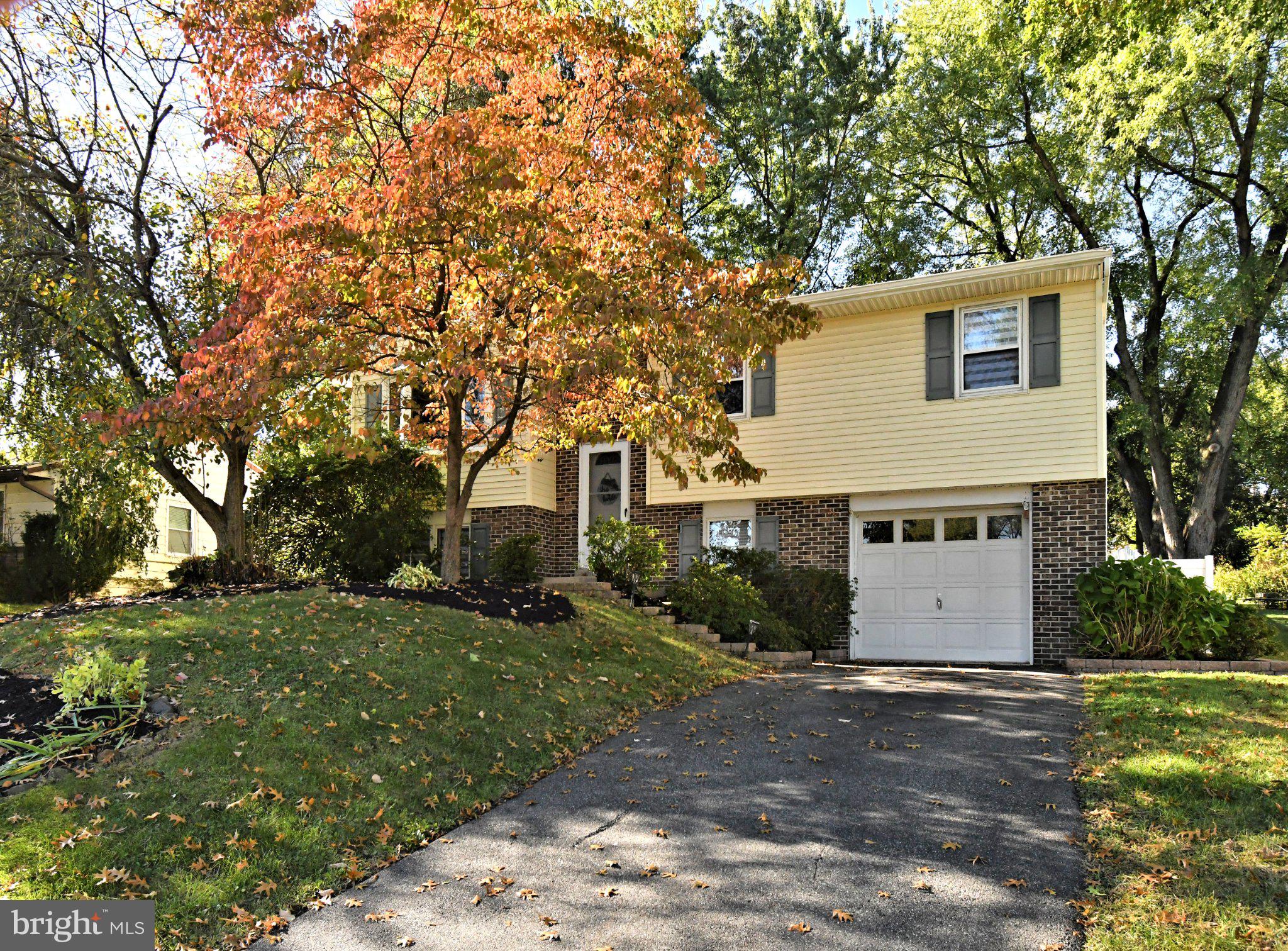 34 Chestnut Ln, Bechtelsville, PA 19505