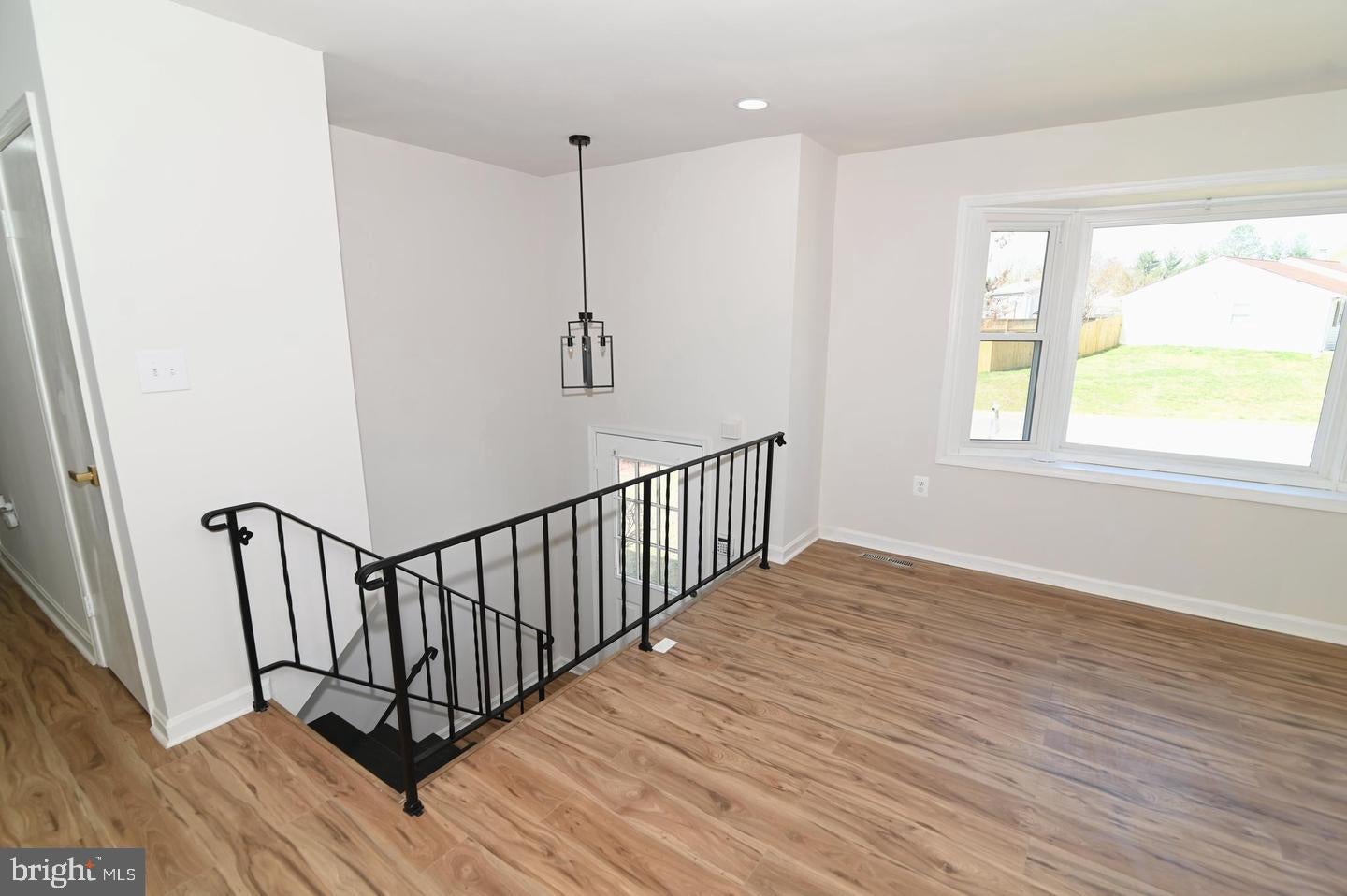 2124 Bell Tree Ln, Waldorf, MD 20601 photo
