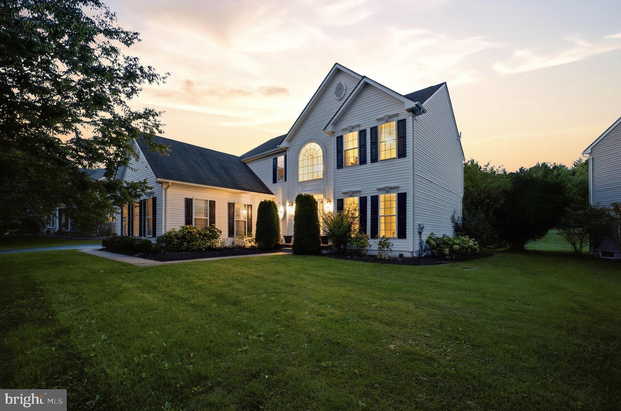 470 Creekview Dr, Harleysville, PA 19438