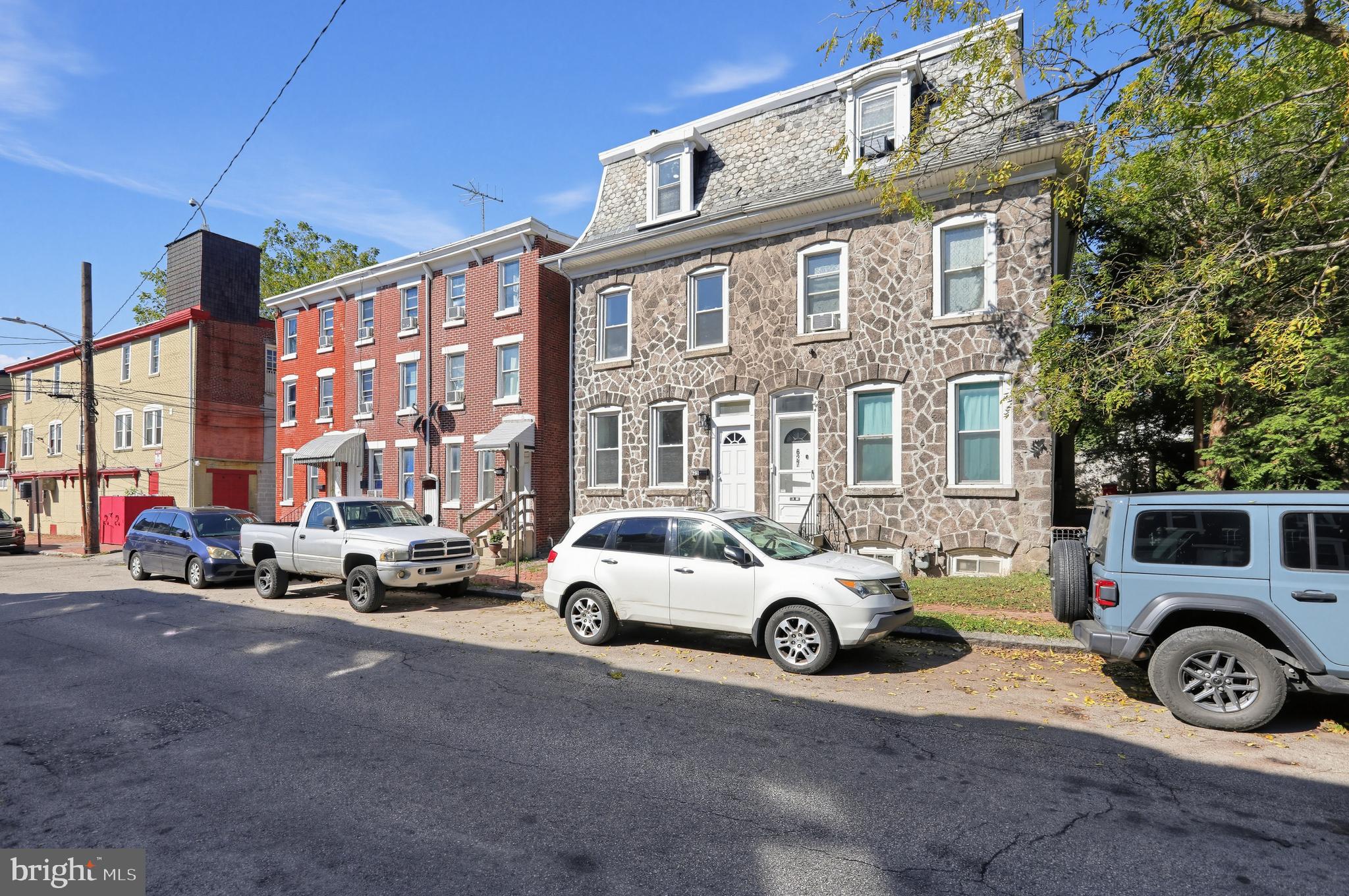 625 Chain St, Norristown, PA 19401 photo