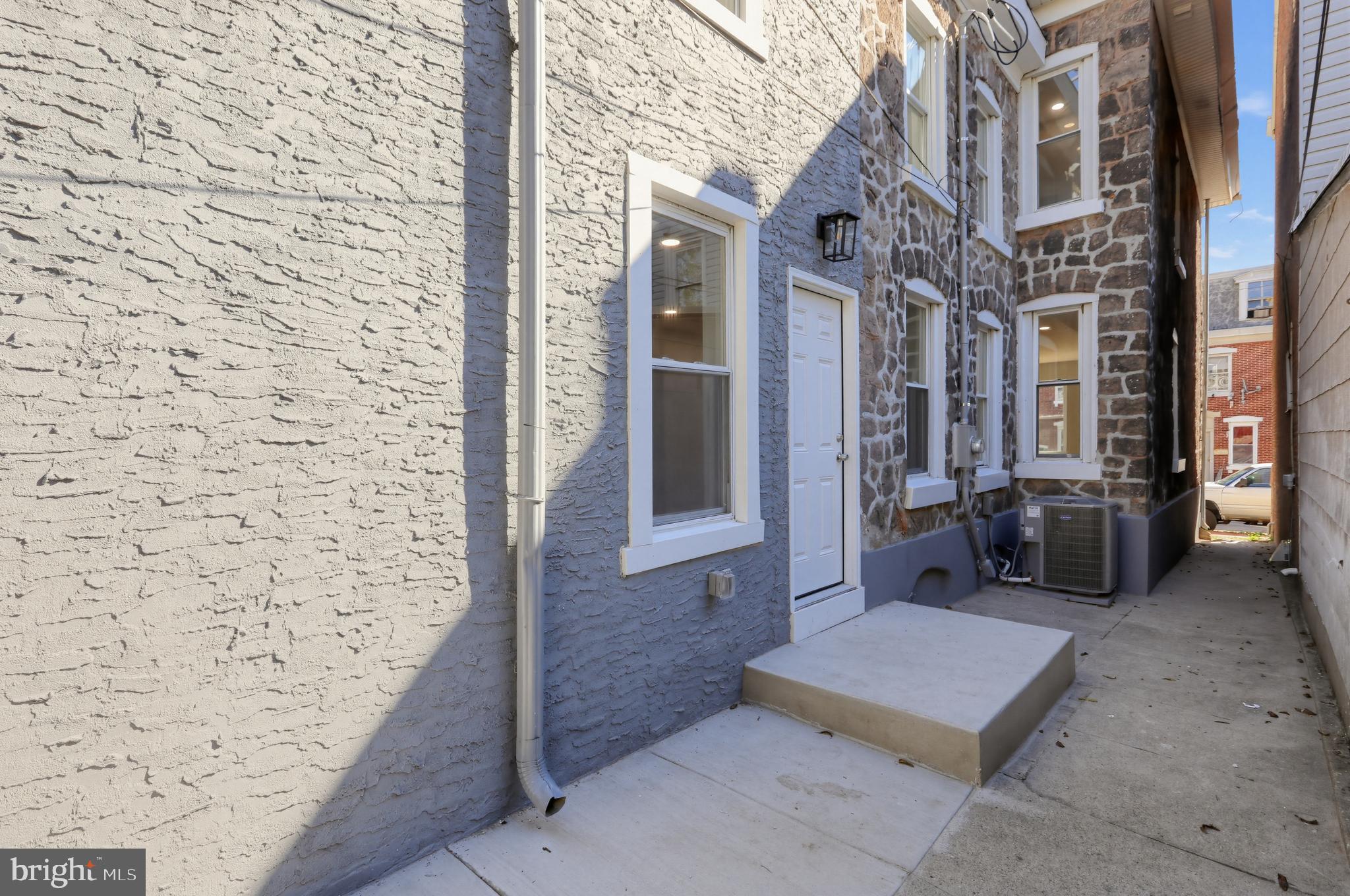 625 Chain St, Norristown, PA 19401 photo