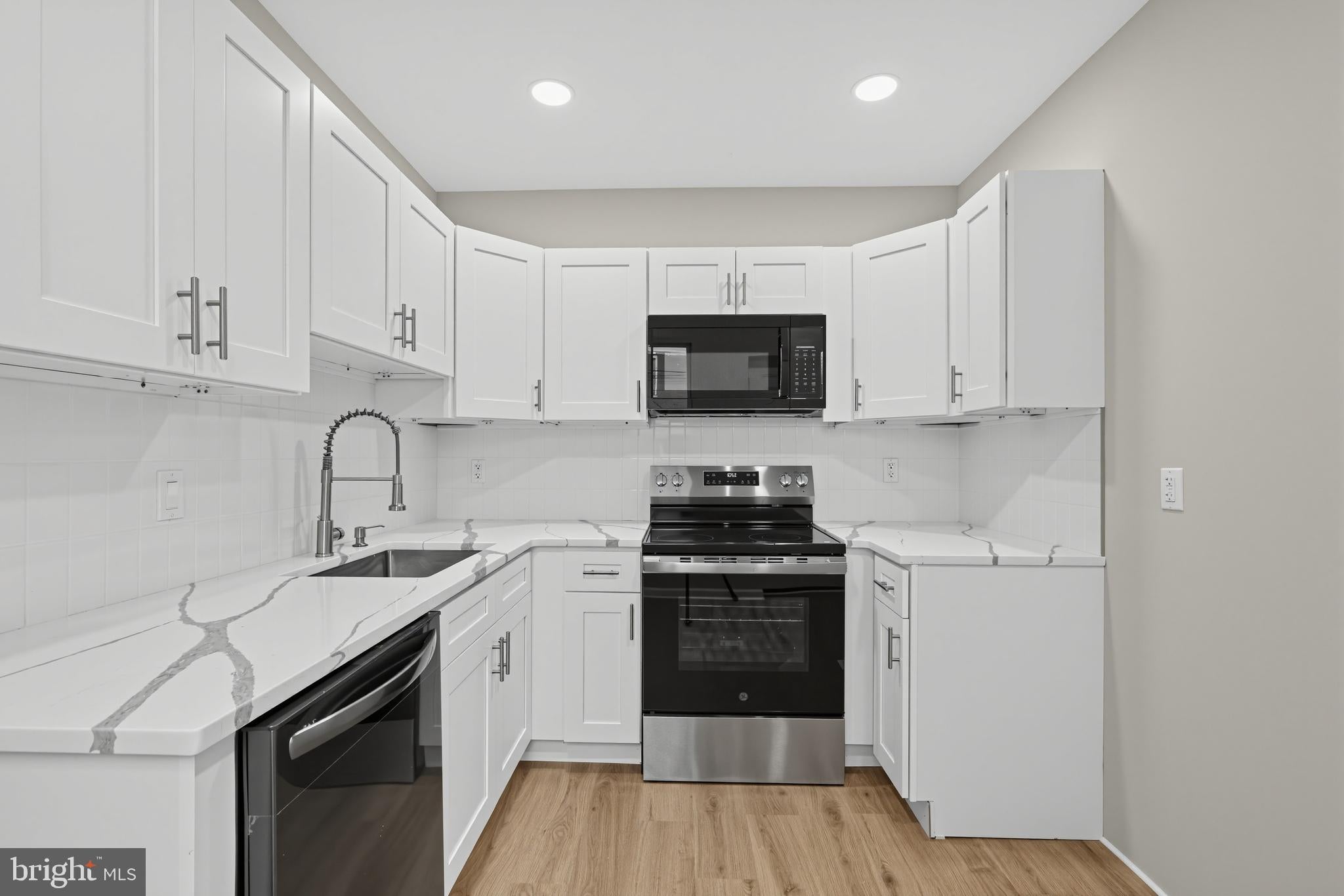 625 Chain St, Norristown, PA 19401 photo