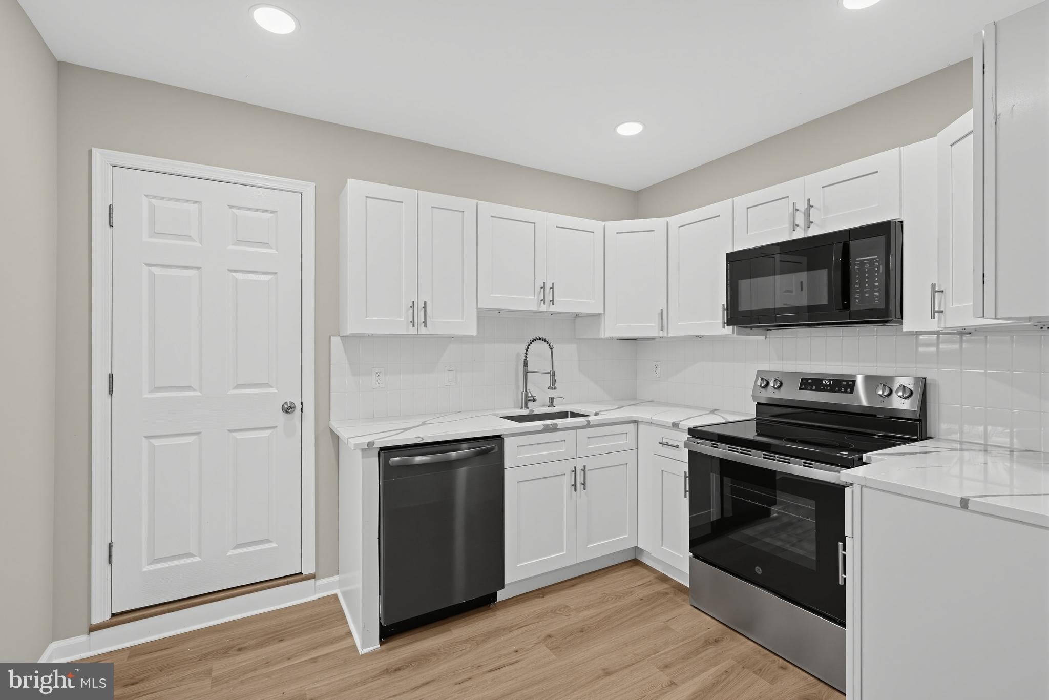 625 Chain St, Norristown, PA 19401 photo