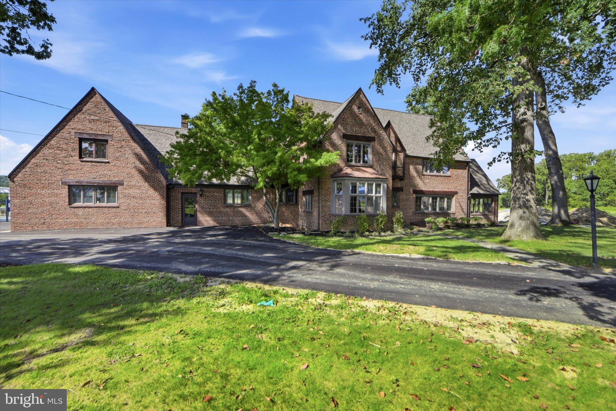 949 Swedesford Rd, Exton, PA 19341