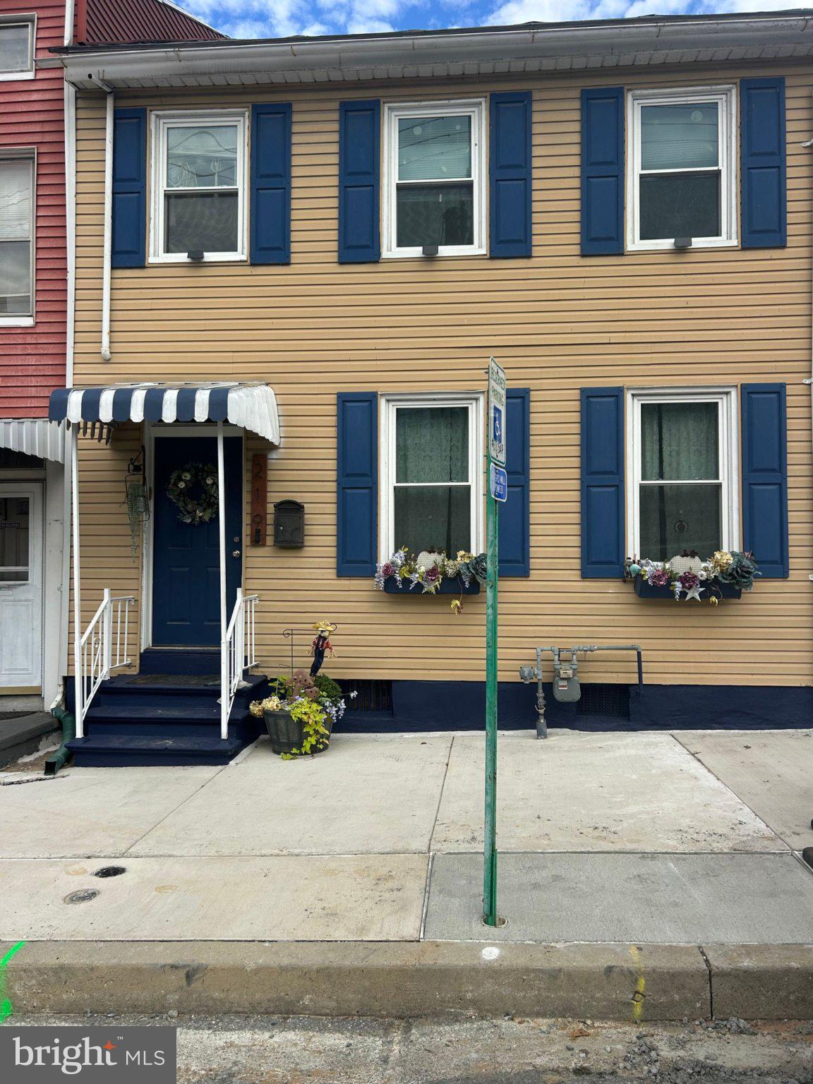 219 Walnut St, Columbia, PA 17512