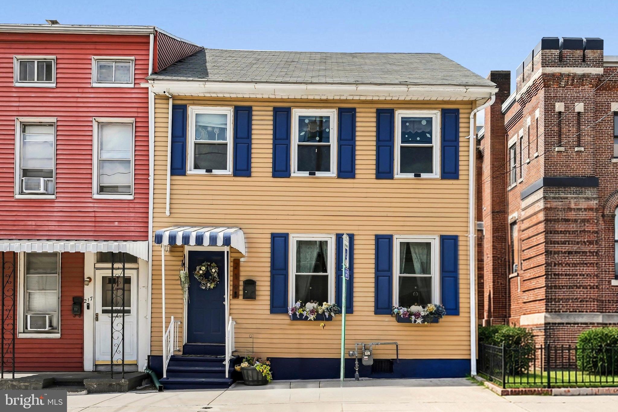 219 Walnut St, Columbia, PA 17512 photo