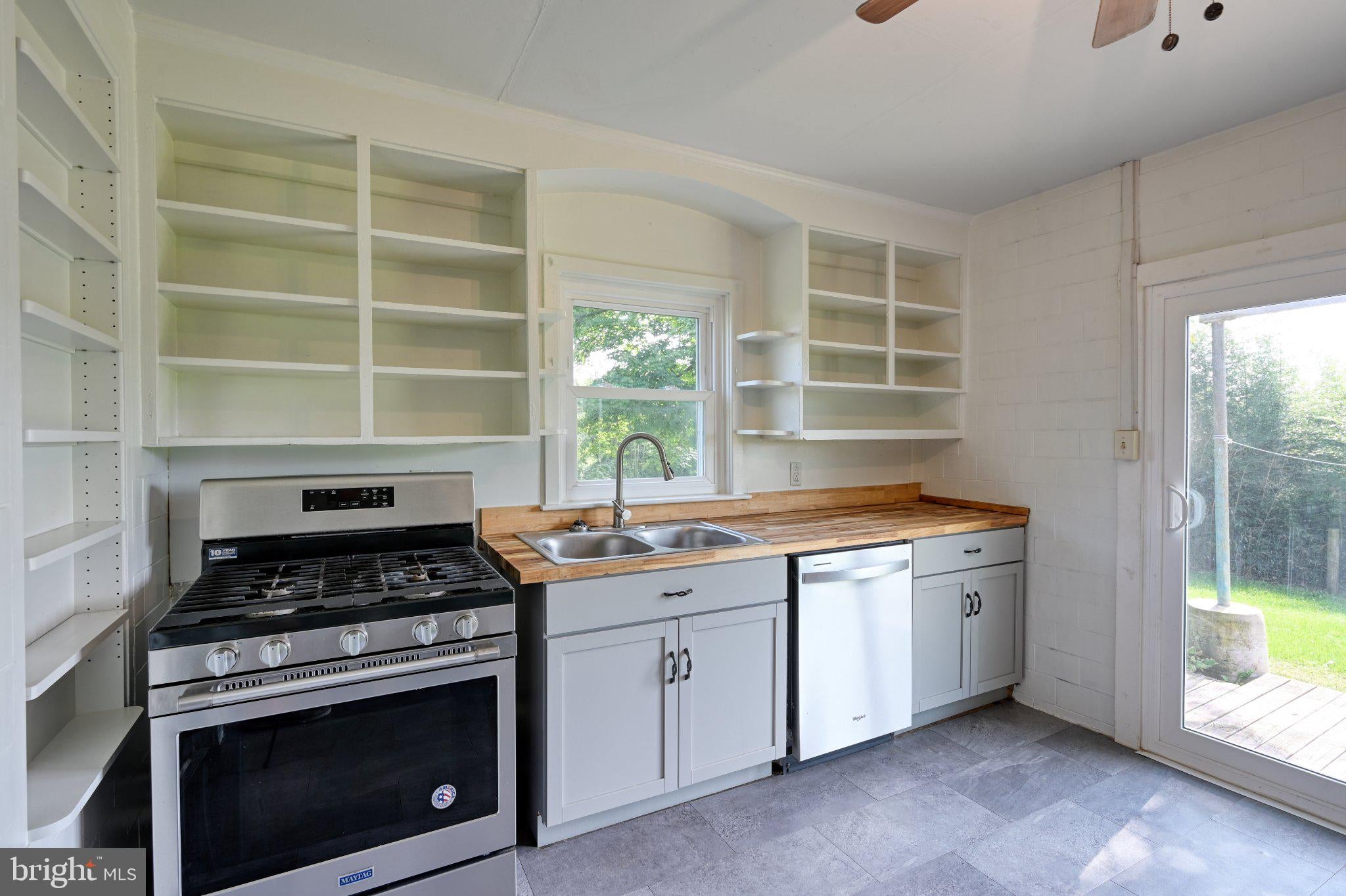 528 Jonestown Rd, Jonestown, PA 17038 photo