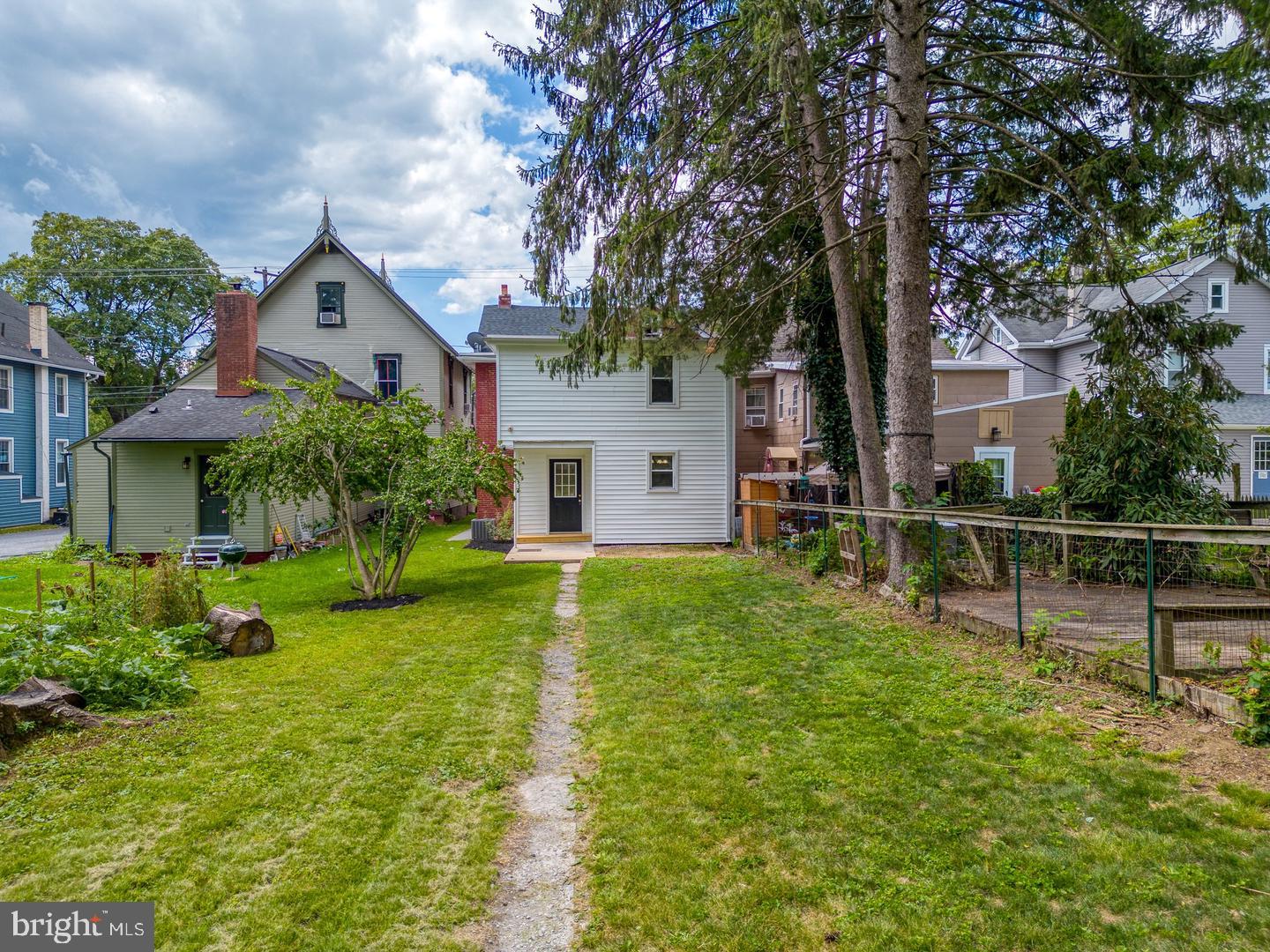 118 N George St, Millersville, PA 17551 photo