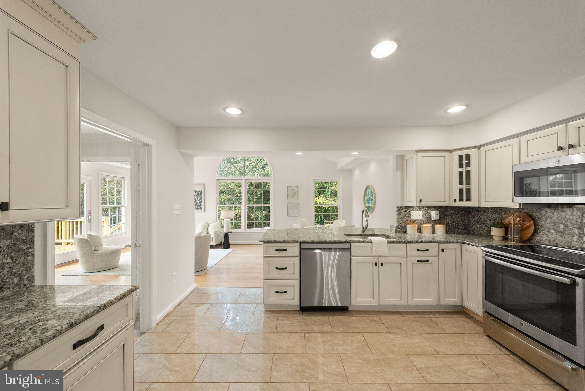 2418 Caron Ln, Falls Church, VA 22043 photo