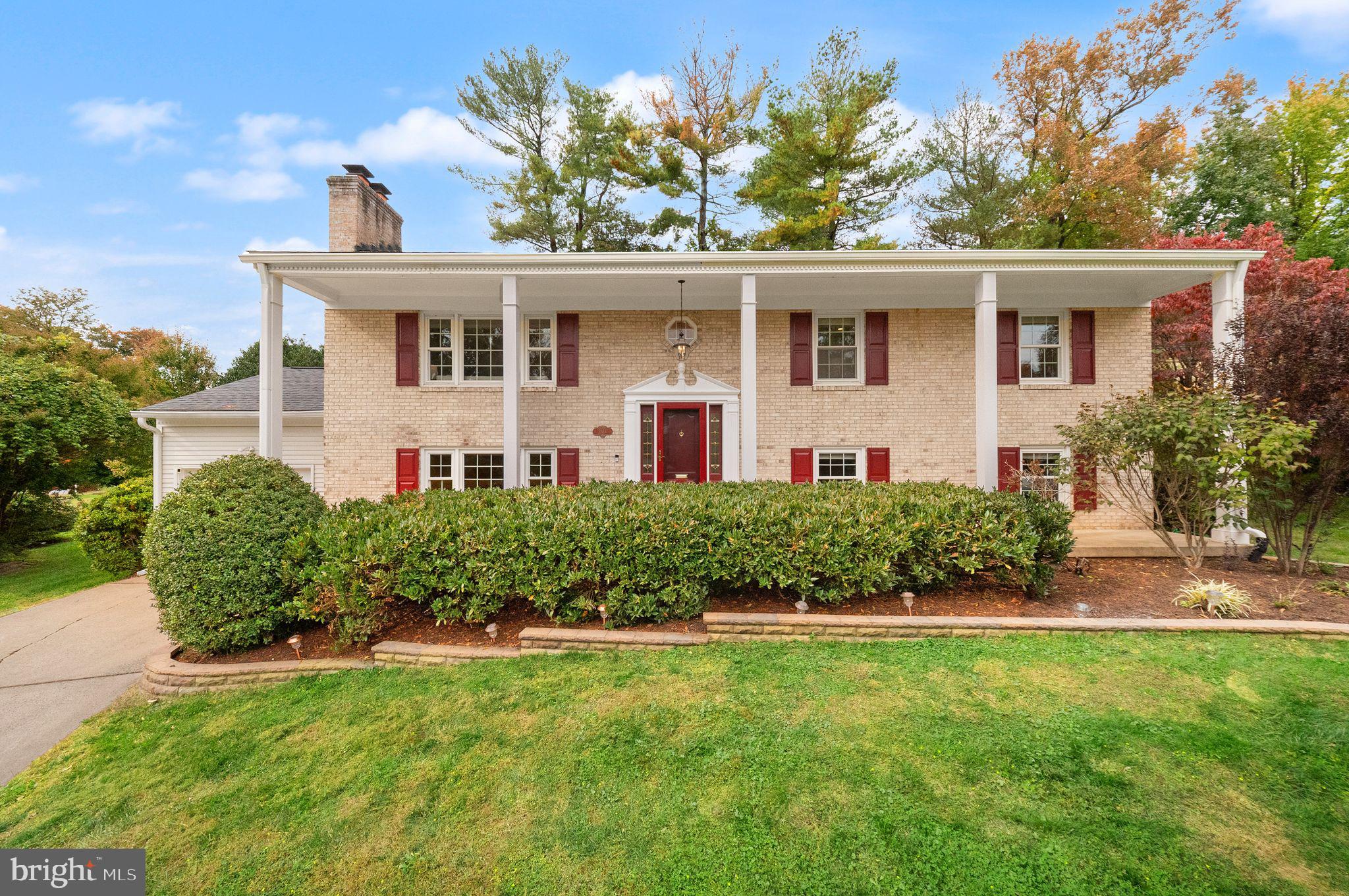 2418 Caron Ln, Falls Church, VA 22043