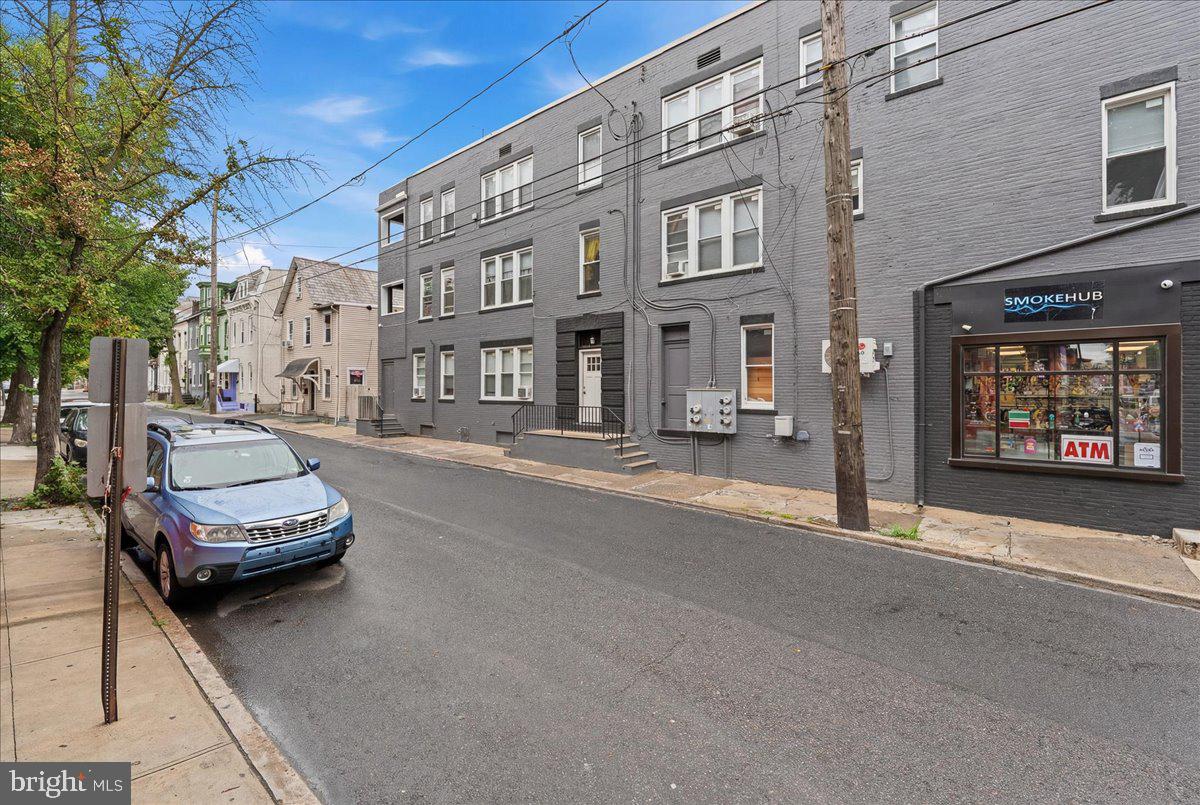 449 N 10th St, Allentown, PA 18102 photo