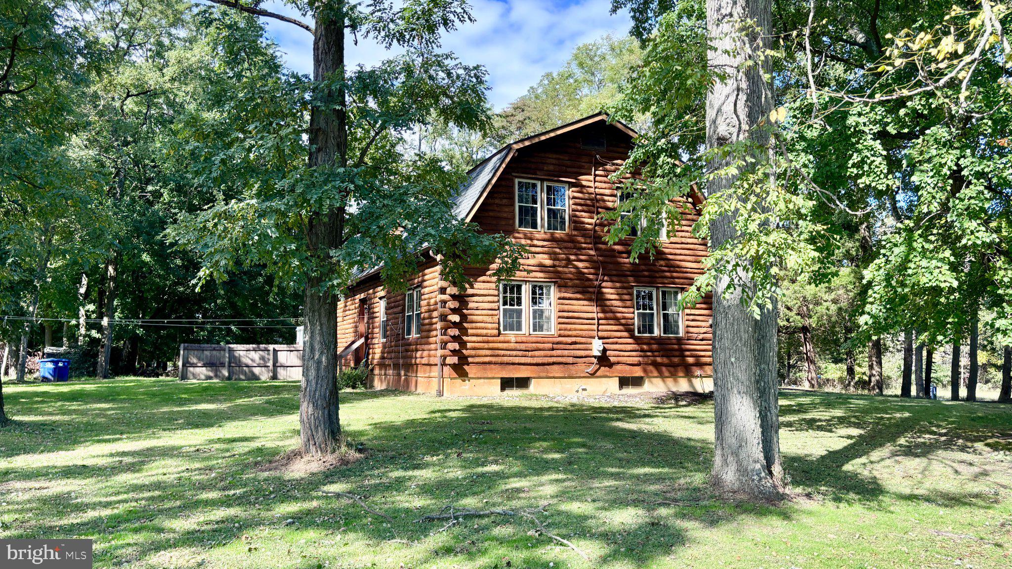 317 Elbo Ln, Mount Laurel, NJ 08054