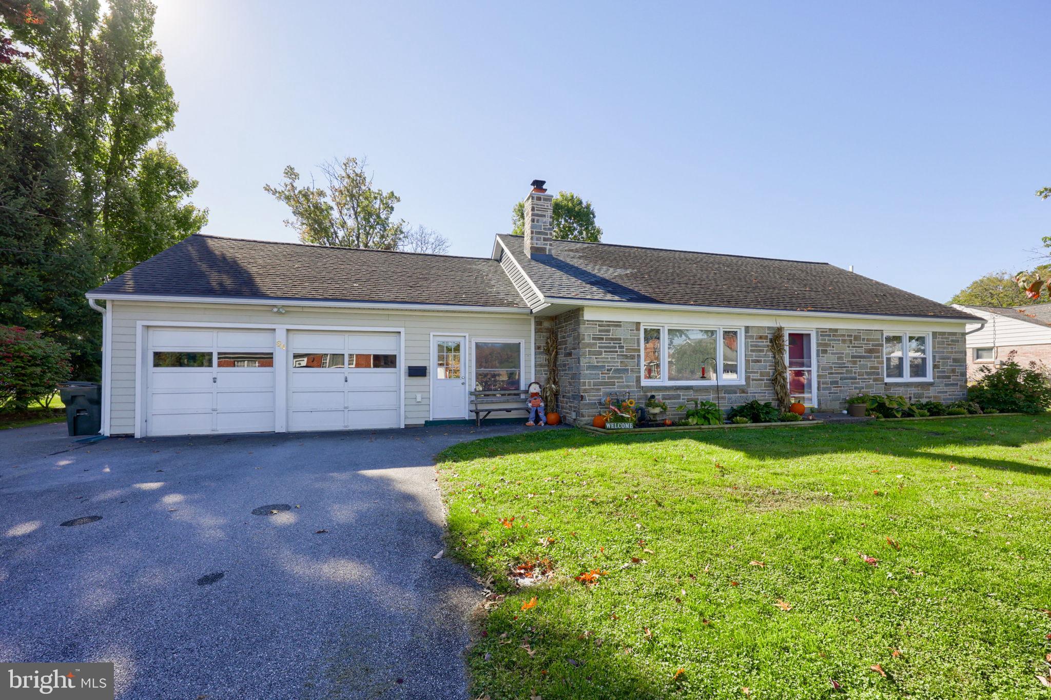 84 Rose Ave, Leola, PA 17540