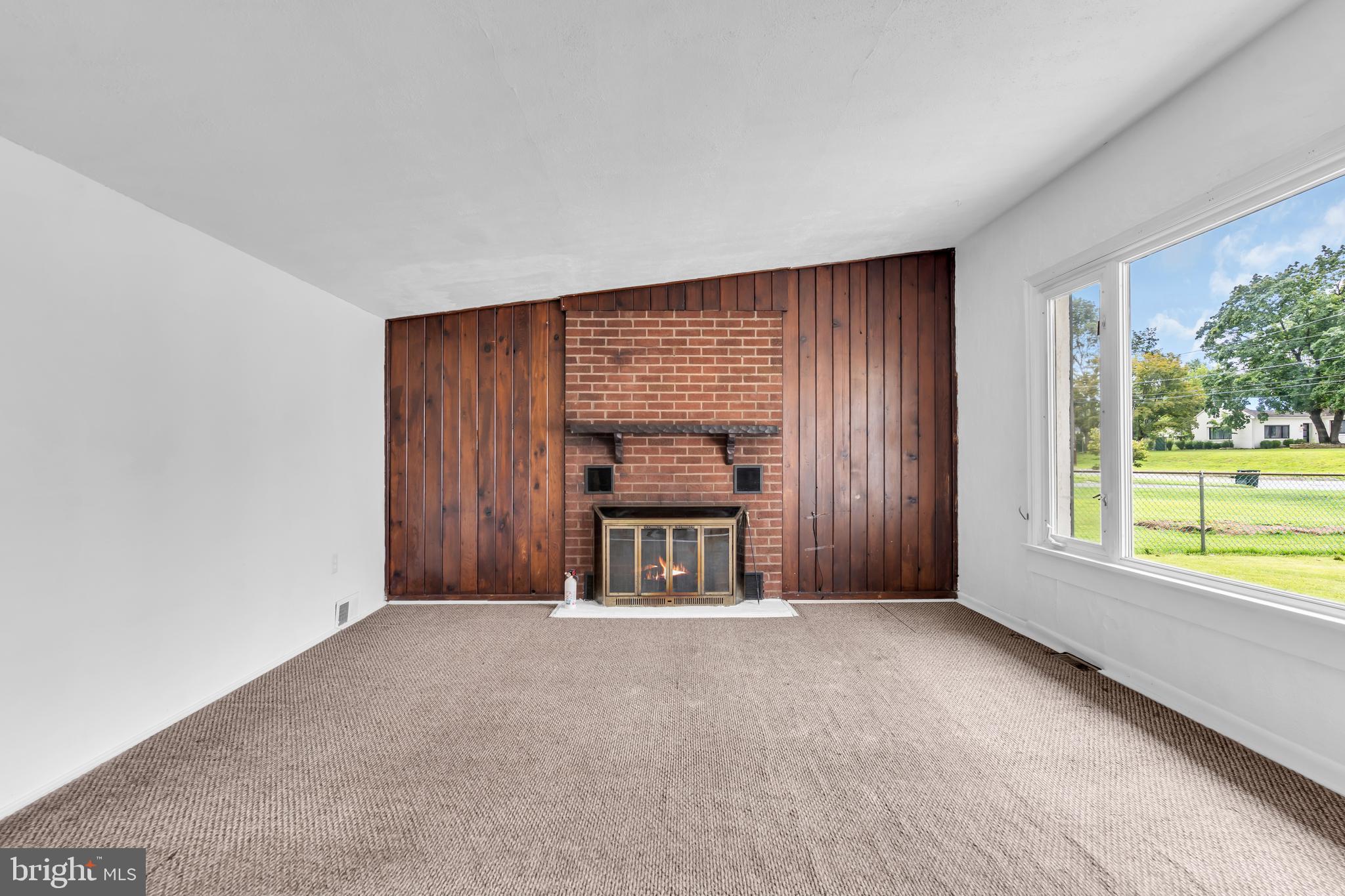 192 Clearview Ave, Hampton, NJ 08619 photo
